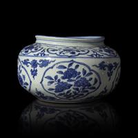 A Chinese Blue and White Jar, Probably Ming Dynasty, 16th/17th Century 或明 青花花卉紋罐
