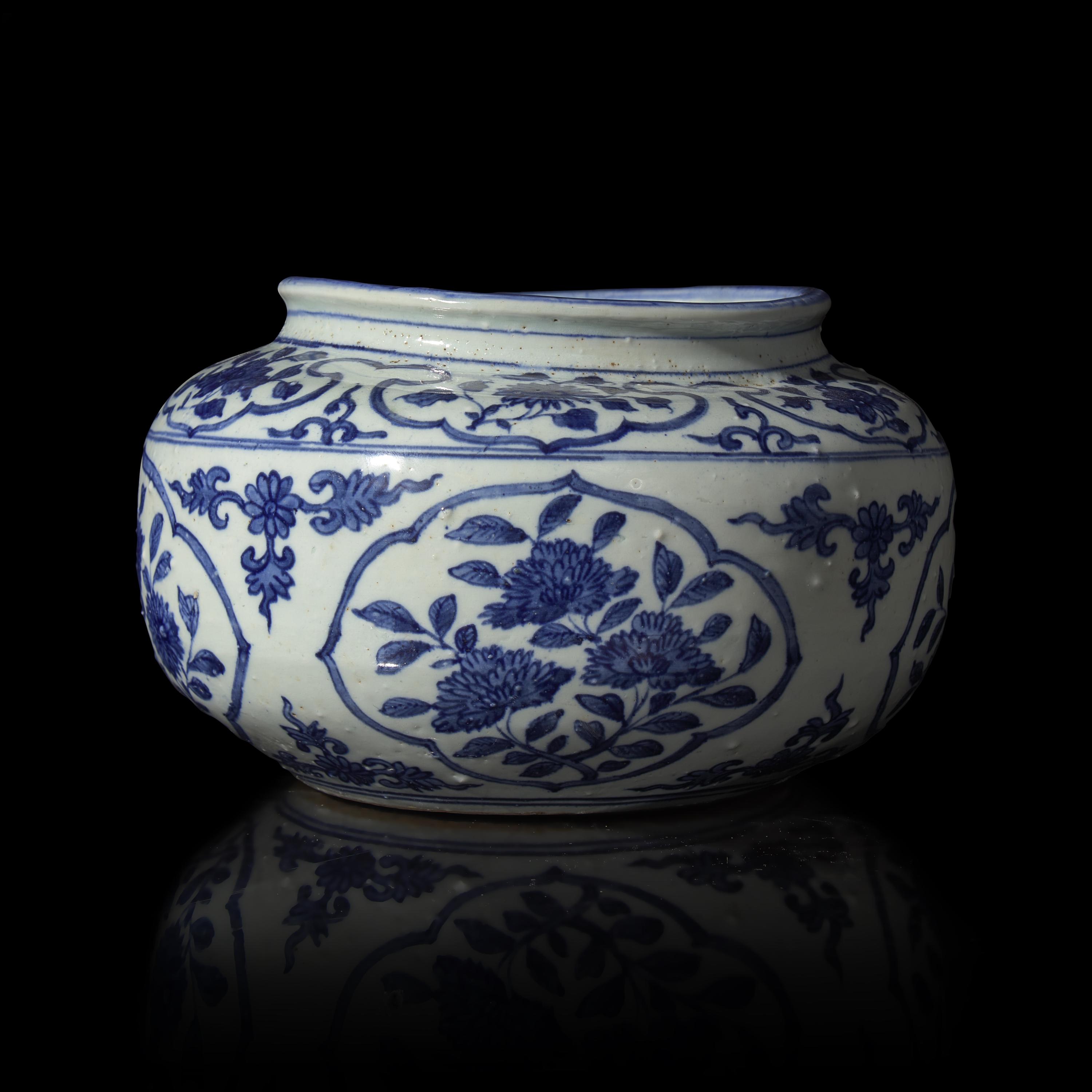 A Chinese Blue and White Jar, Probably Ming Dynasty, 16th/17th Century 或明 青花花卉紋罐