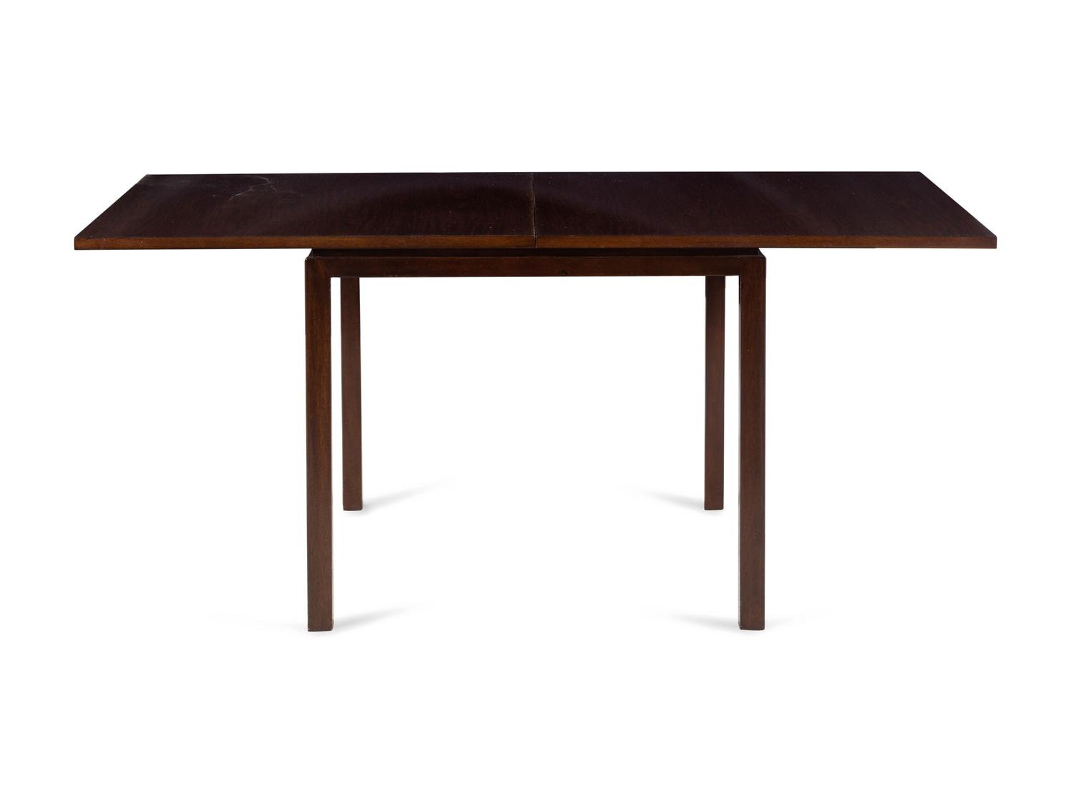 Expandable Dining Table with Four Armchairs Dunbar, USA