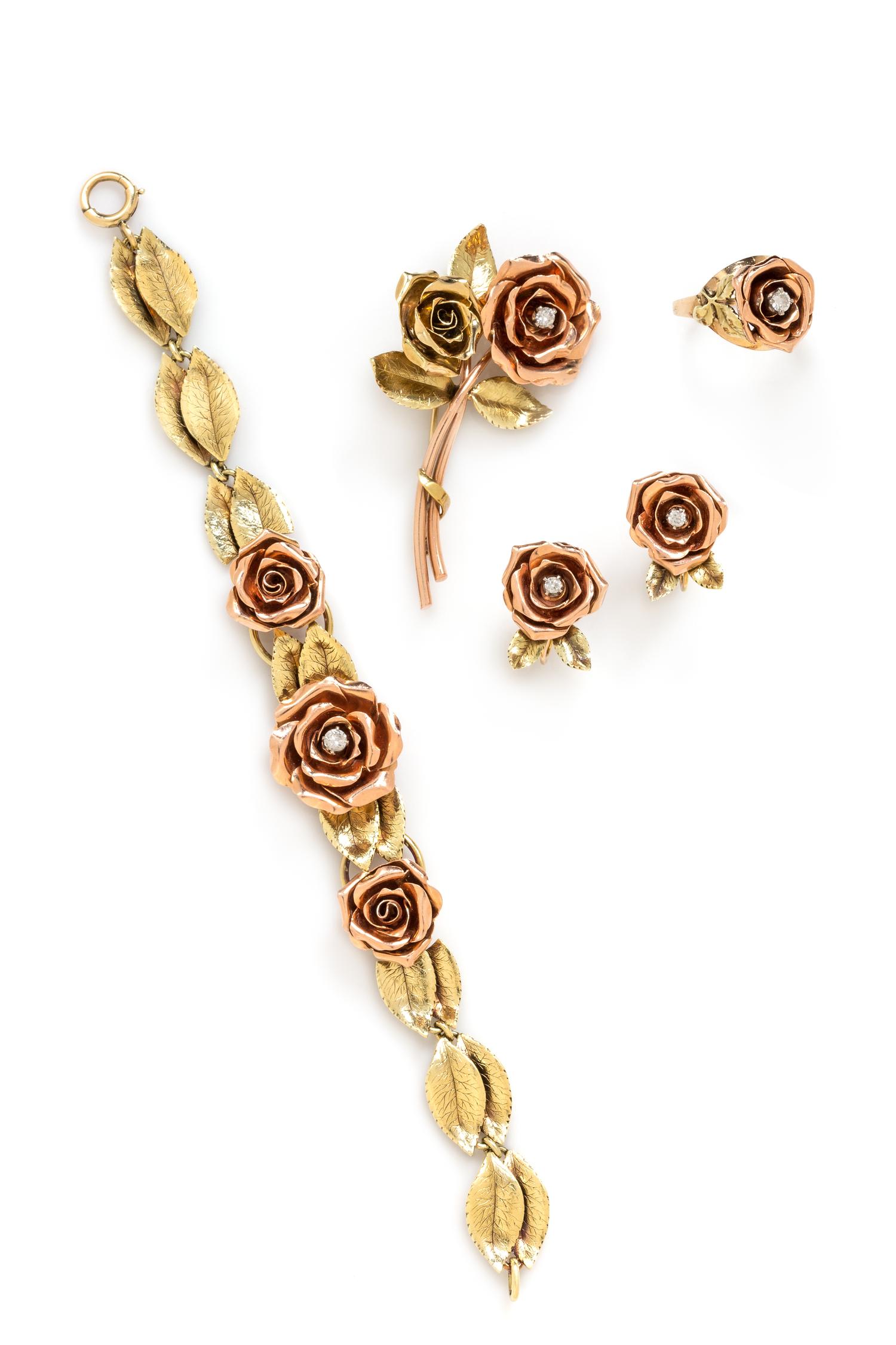 BICOLOR GOLD AND DIAMOND ROSE SET