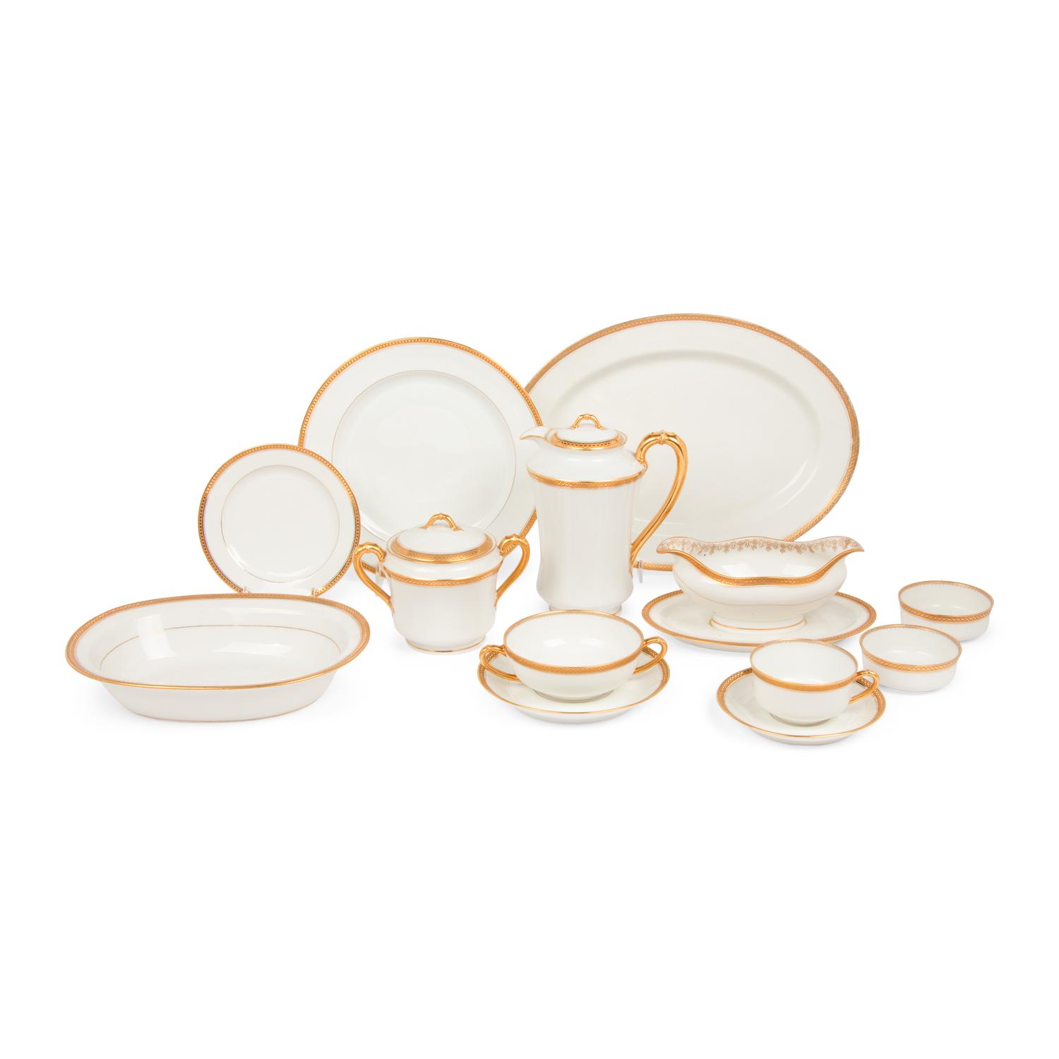 A Haviland Limoges Porcelain Dinner Service