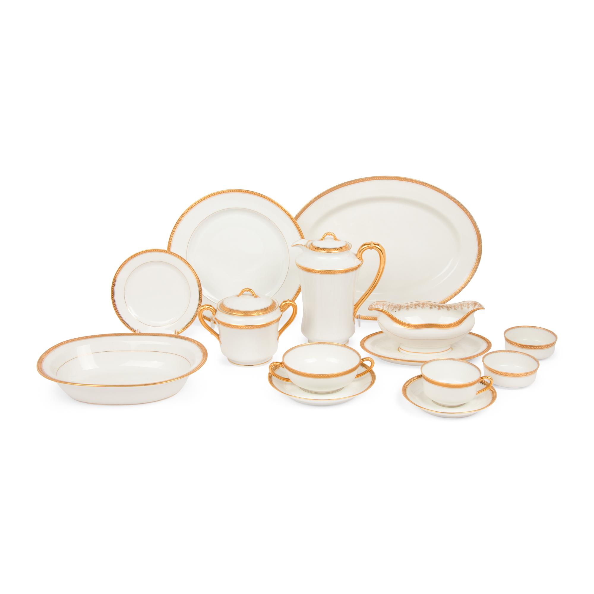 A Haviland Limoges Porcelain Dinner Service