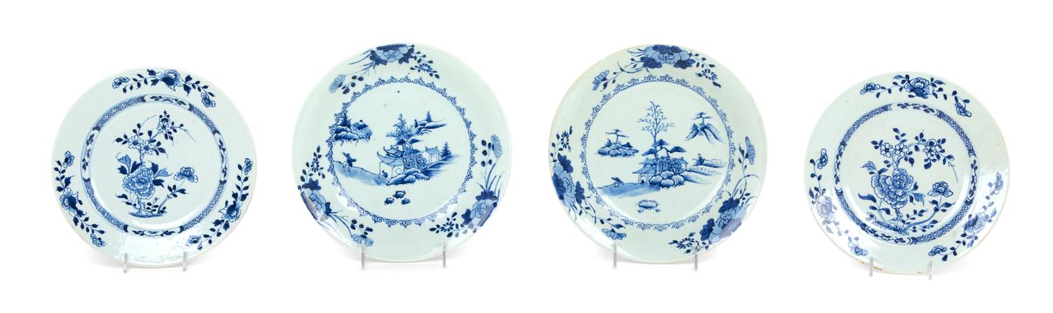 Two Pairs of Chinese Export Blue and White Porcelain Plates