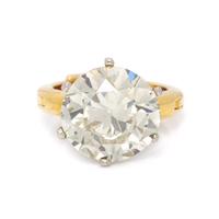 DIAMOND RING