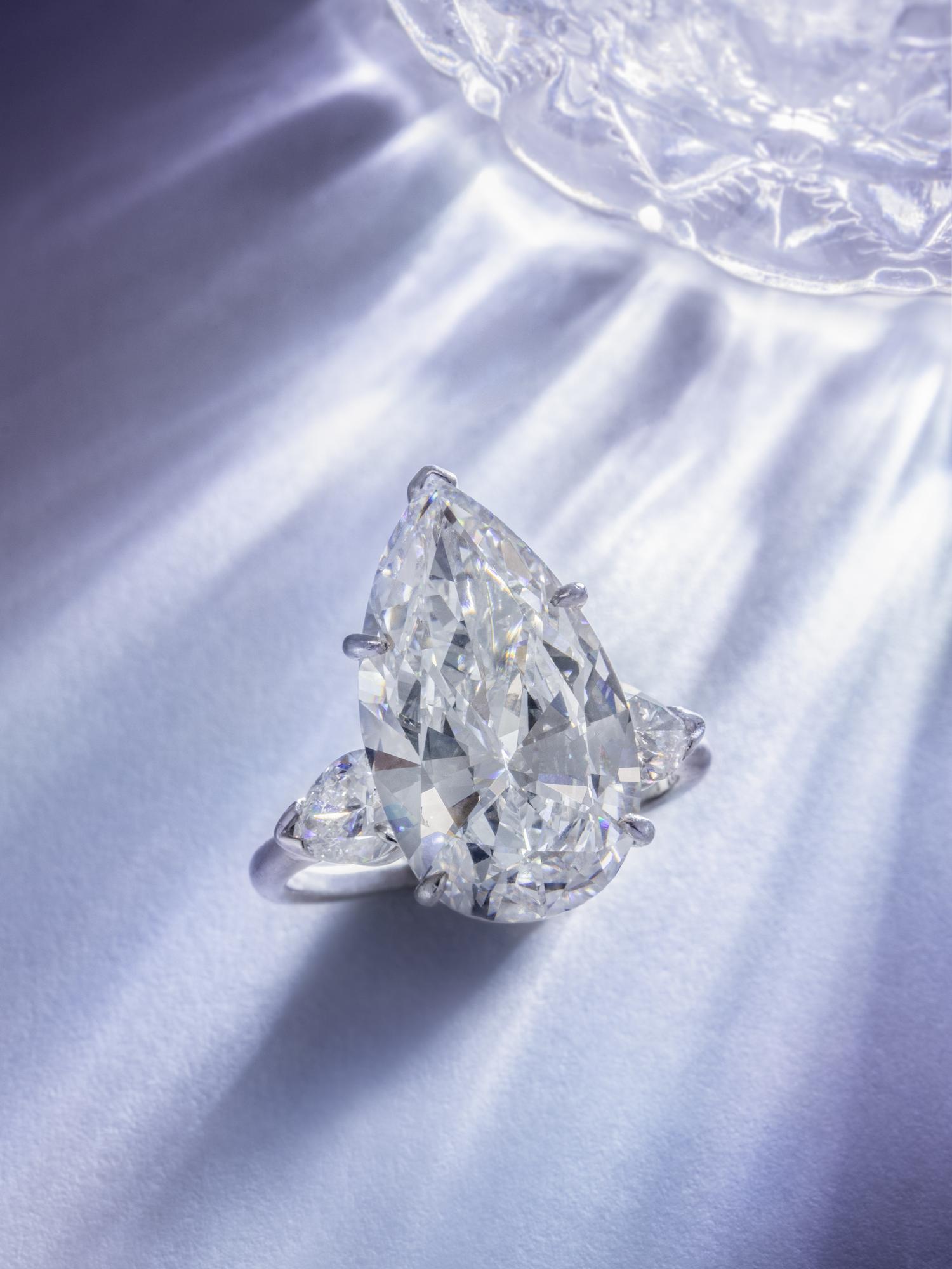 HARRY WINSTON, DIAMOND RING