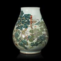 A Large Chinese Famille Rose 'Hundred Deer' Hu Vase, 19th/20th Century 晚清/民国 粉彩百鹿尊