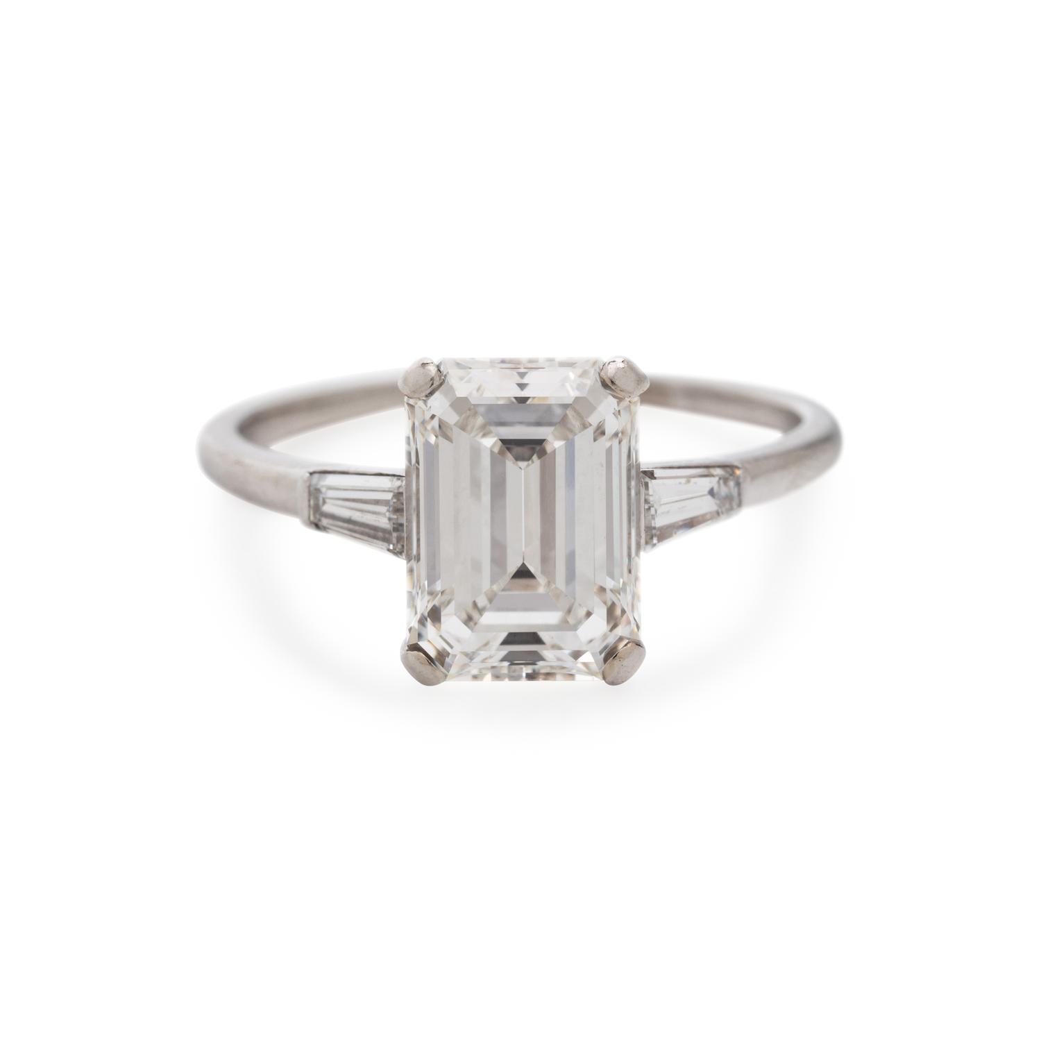DIAMOND RING