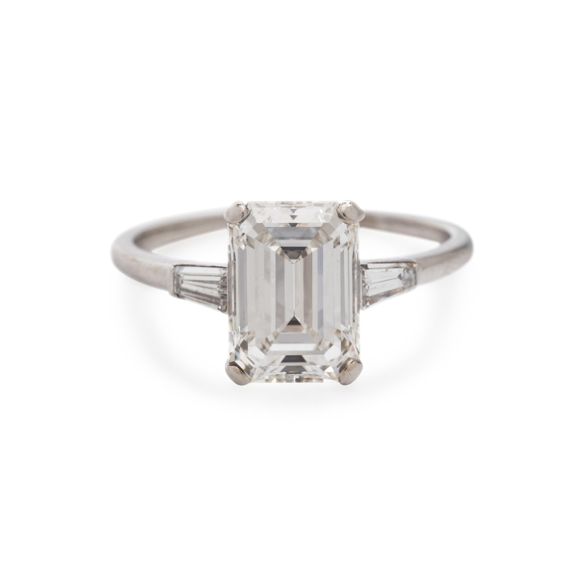 DIAMOND RING
