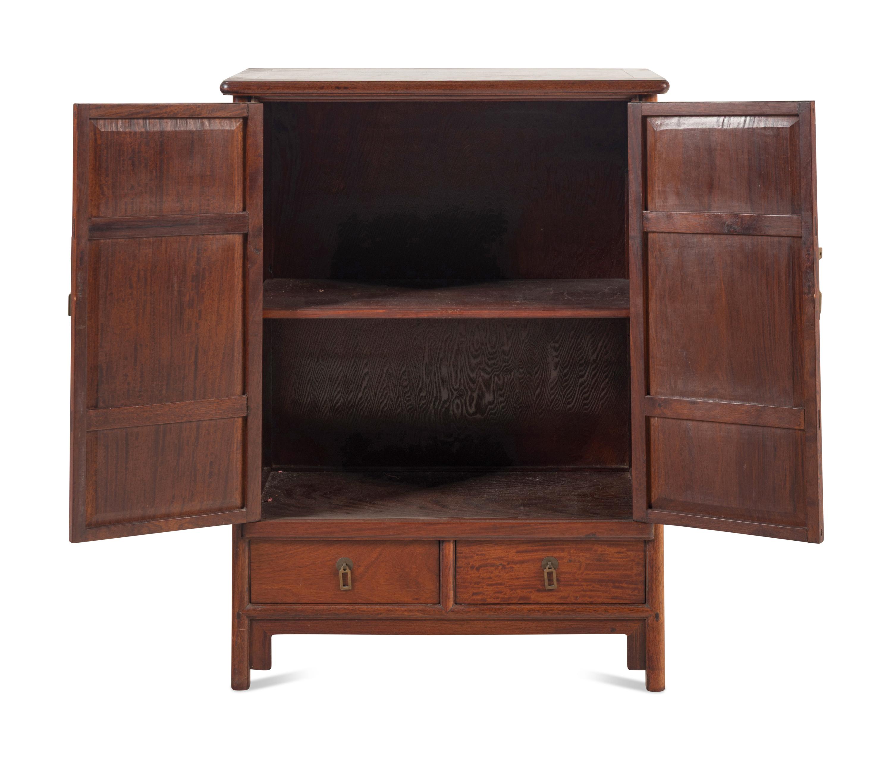 A Small Chinese Hardwood Round Corner Tapered Cabinet, Yuanjiaogui, 20th Century 近代 硬木圓角櫃