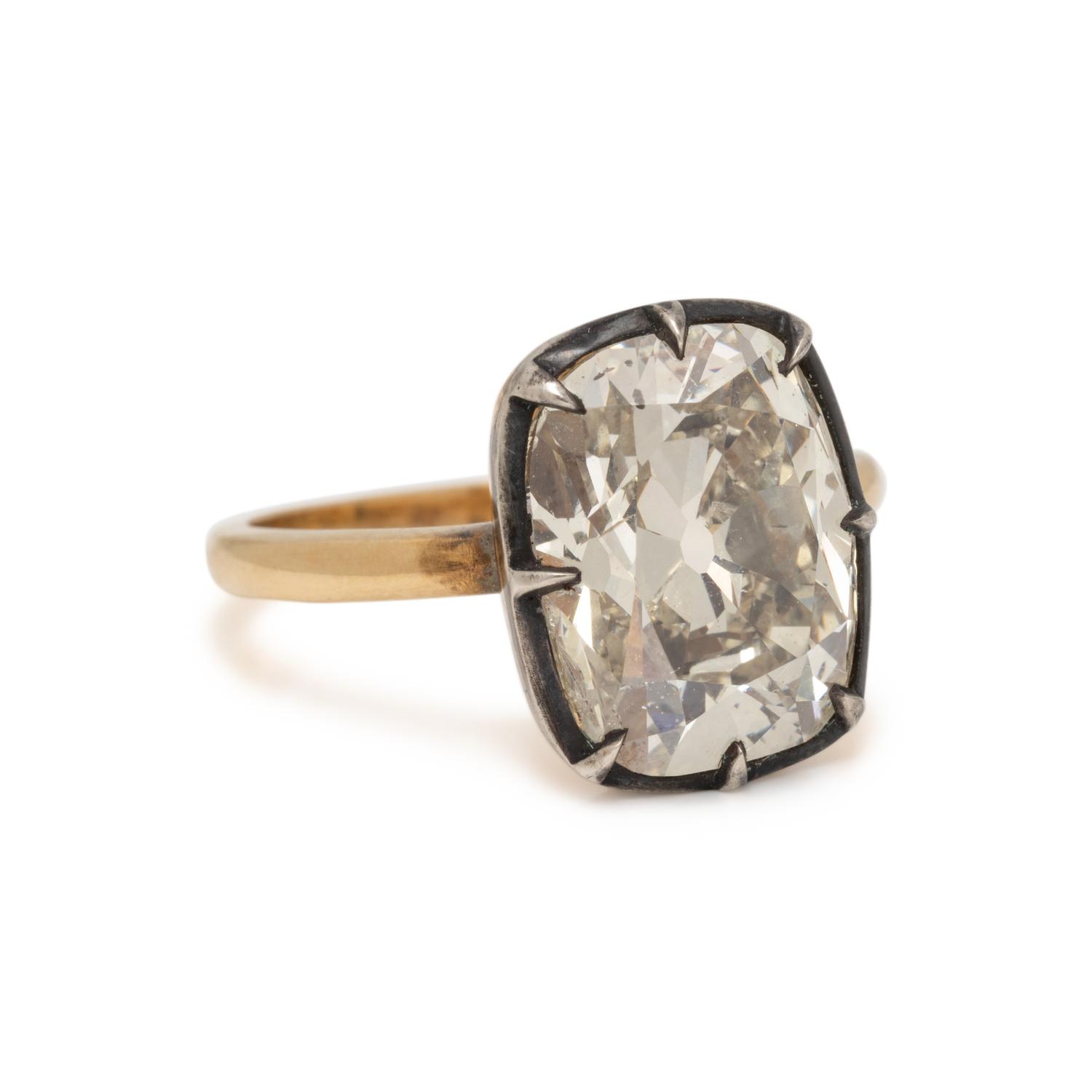 DIAMOND RING