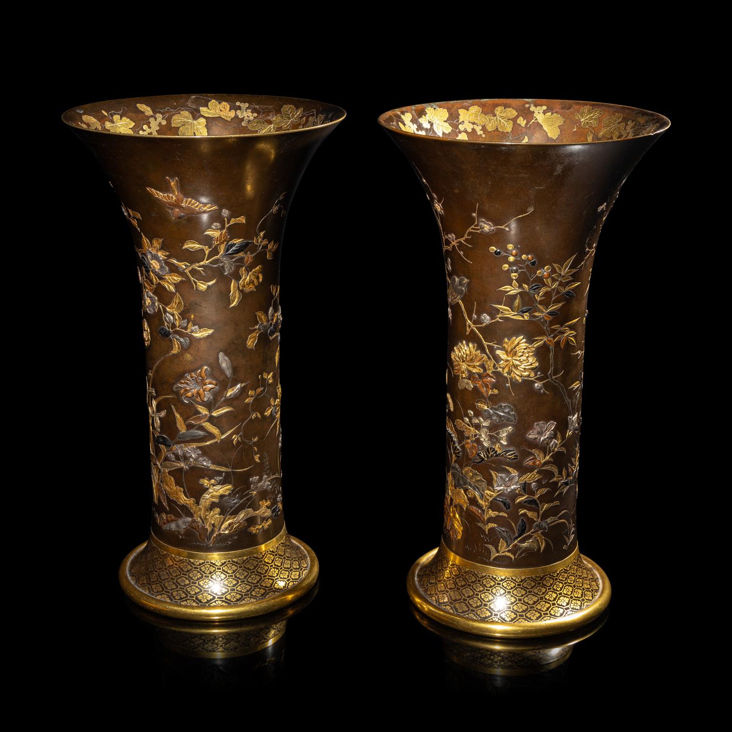 A Pair of Japanese Parcel Gilt and Patinated Bronze Vase, Signed Kyoto Inoue sei , Meiji Period 明治時期 京都井上製花鳥紋銅瓶一對
