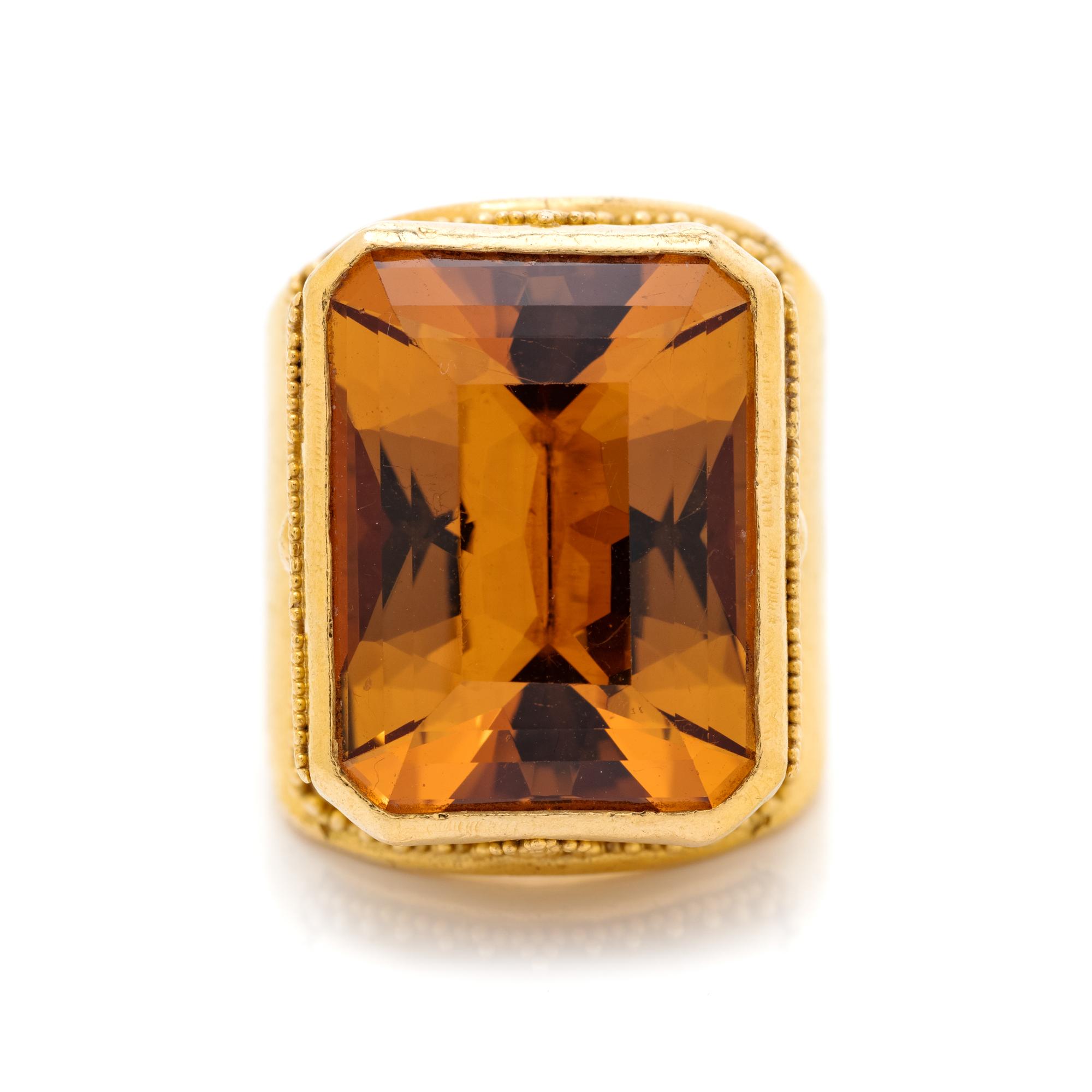 YELLOW GOLD AND CITRINE RING
