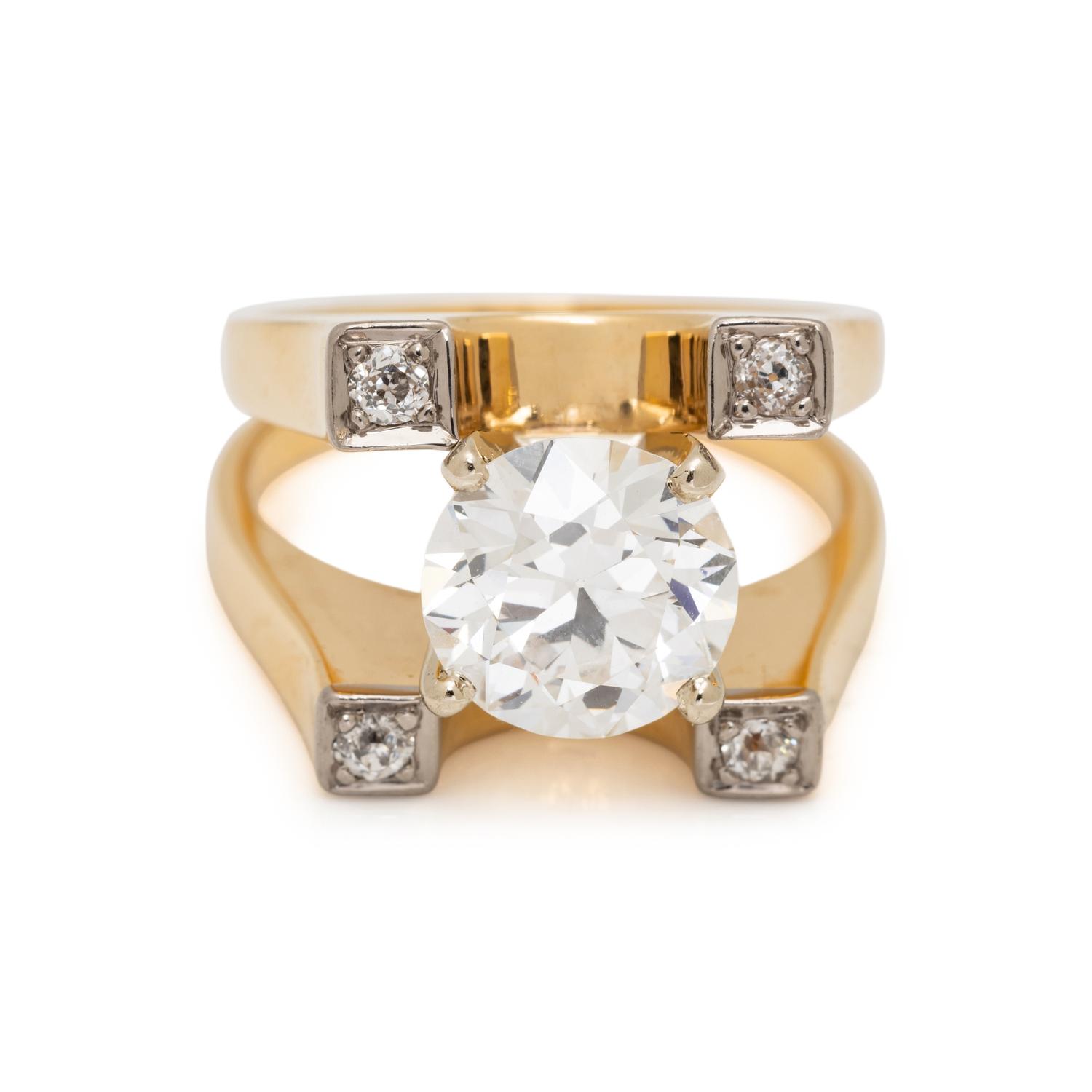 YELLOW GOLD AND DIAMOND RING