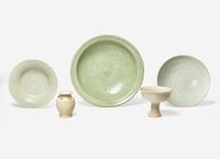 Five Assorted Chinese Ceramic Items
