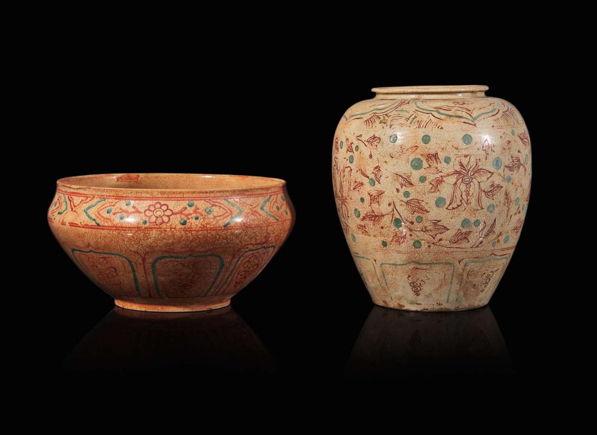 A Vietnamese polychromed ceramic jar and a bowl, Le So dynasty, 15th-16th century 越南多色瓷罐及盌 黎初朝 十五或十六世紀