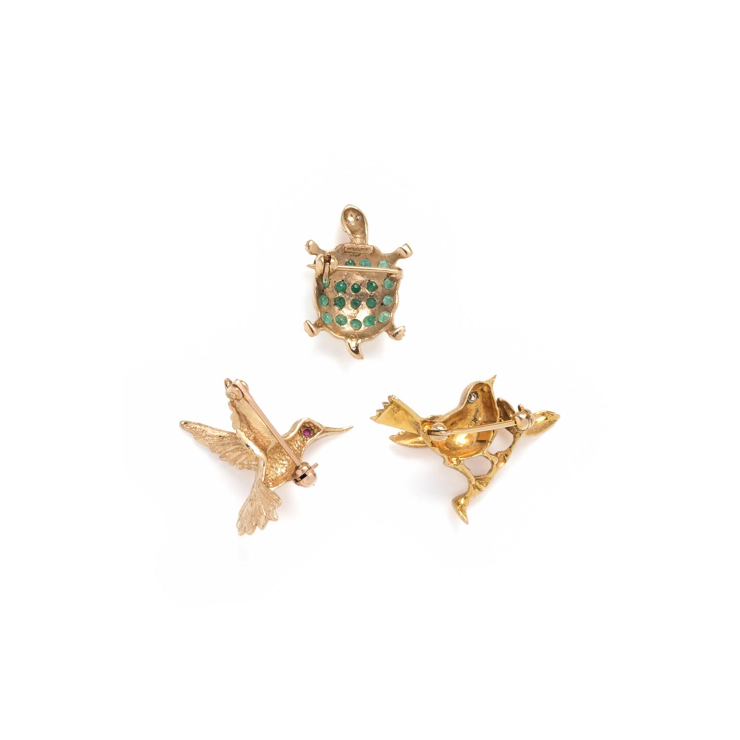 COLLECTION OF YELLOW GOLD ANIMAL BROOCHES