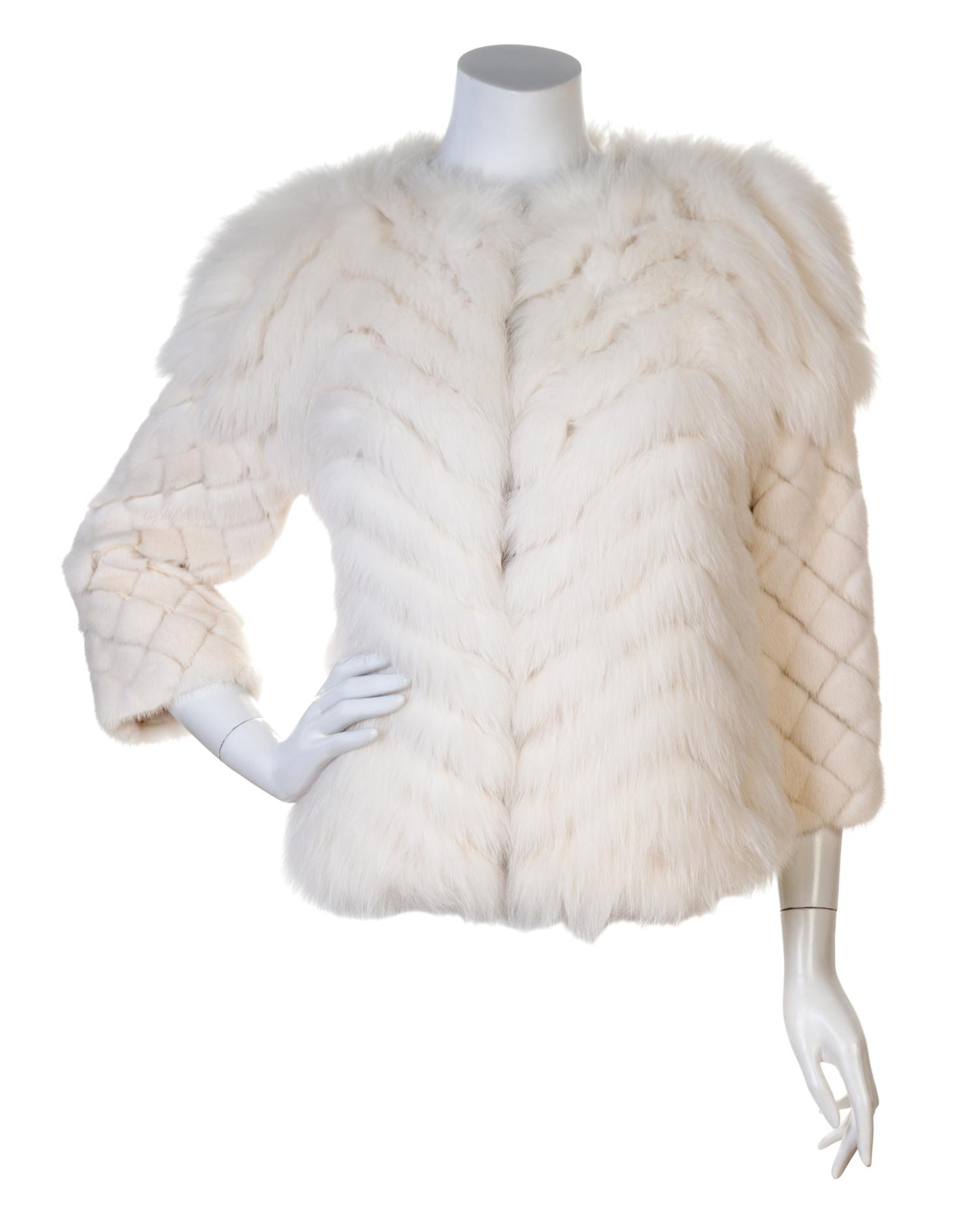 An Oscar de la Renta Cream Fox and Long Hair Mink Apres Ski Jacket, Size 4.