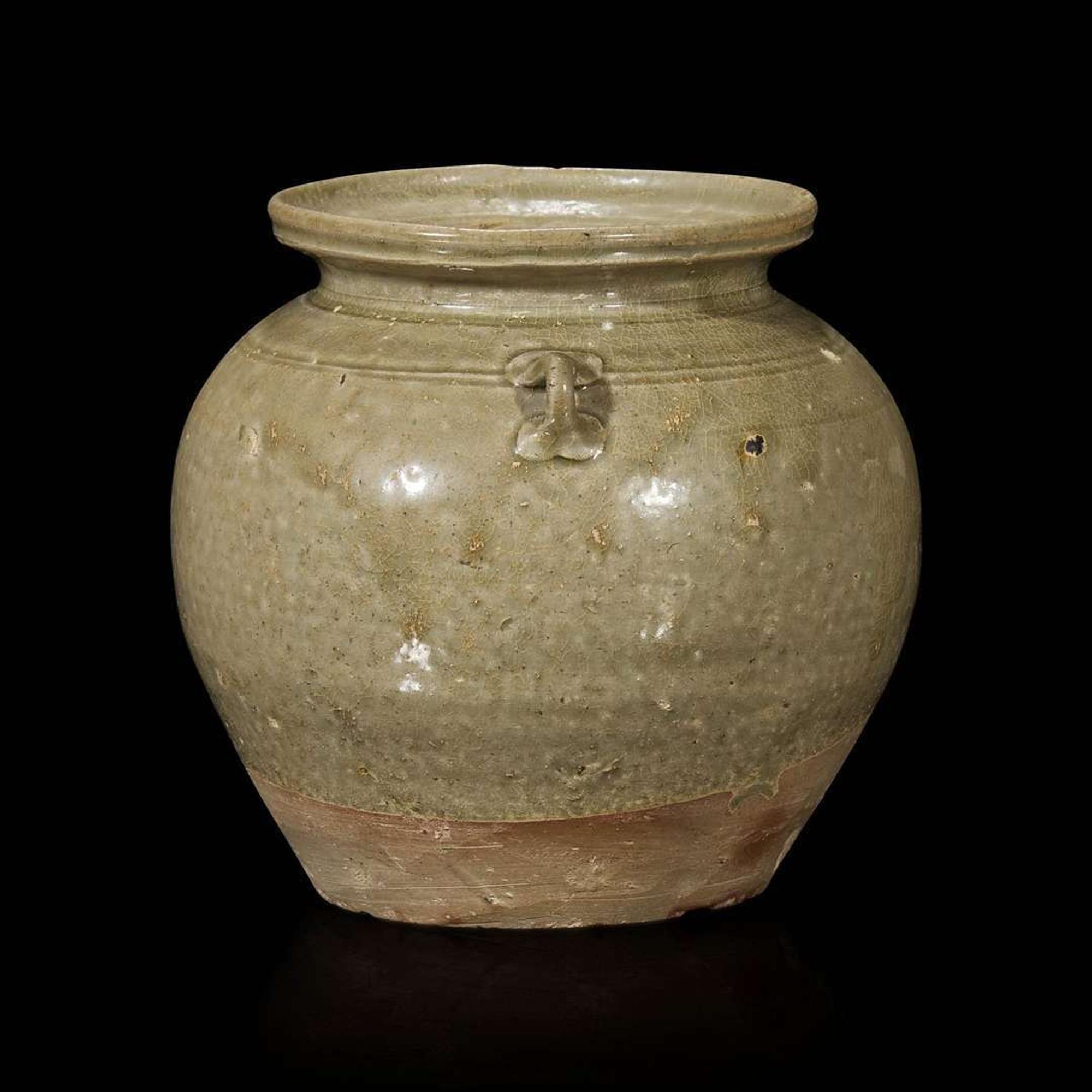 Two Chinese Yue celadon-glazed stoneware jars and a bowl 越窑青釉罐两件及一小碗 Jin dynasty to Tang dynasty ???