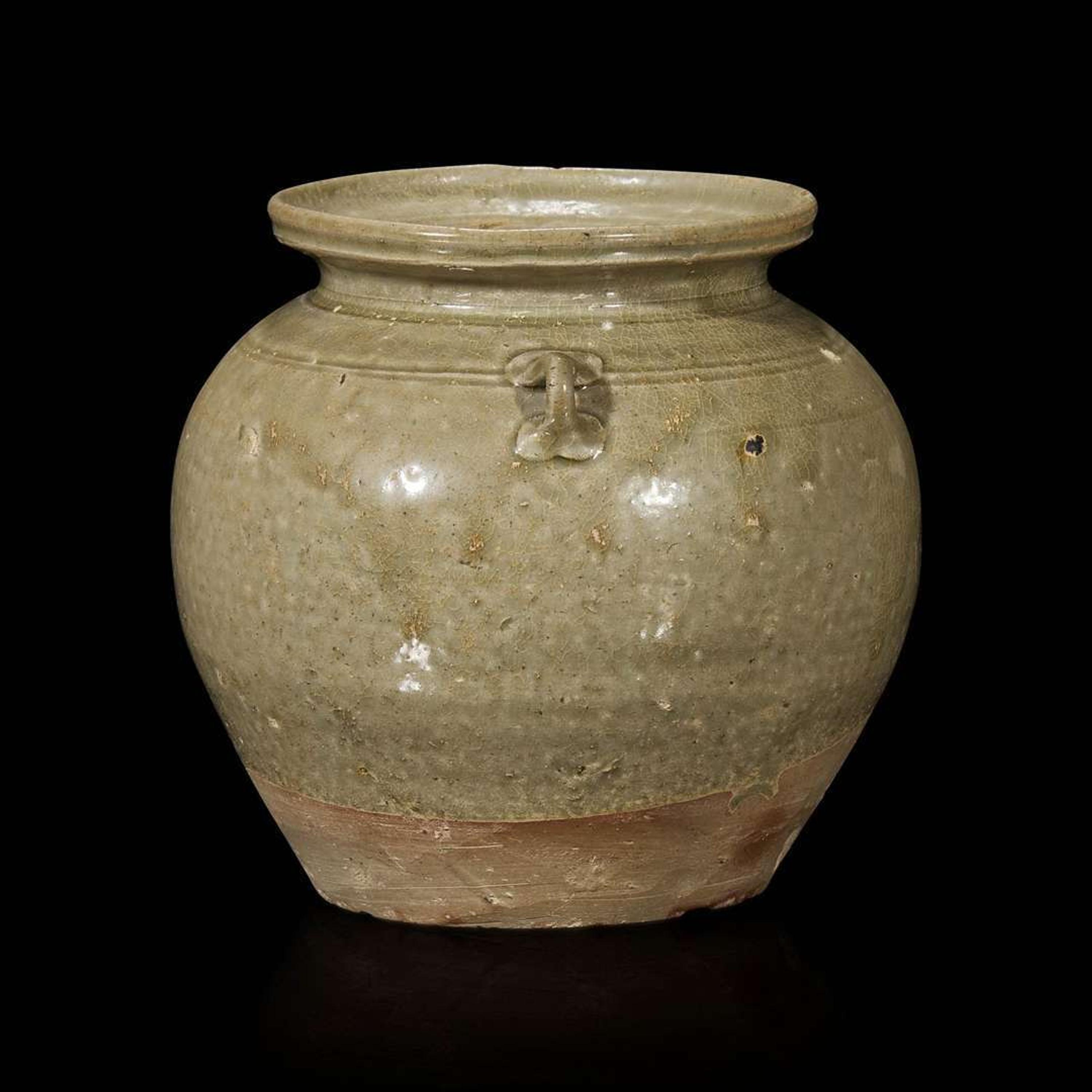 Two Chinese Yue celadon-glazed stoneware jars and a bowl 越窑青釉罐两件及一小碗 Jin dynasty to Tang dynasty ???