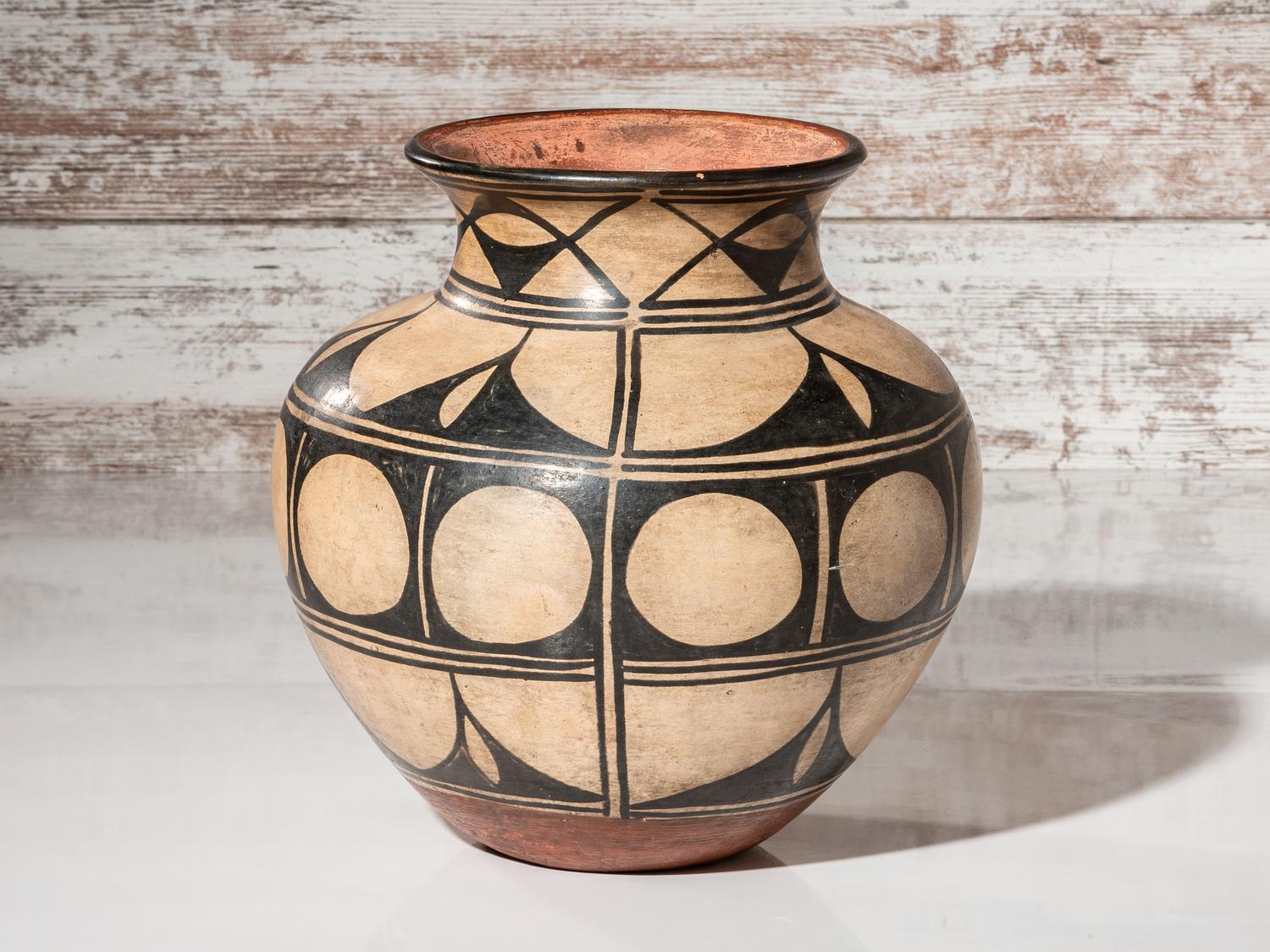 Kewa Jar, Attributed to the Aguilar Family