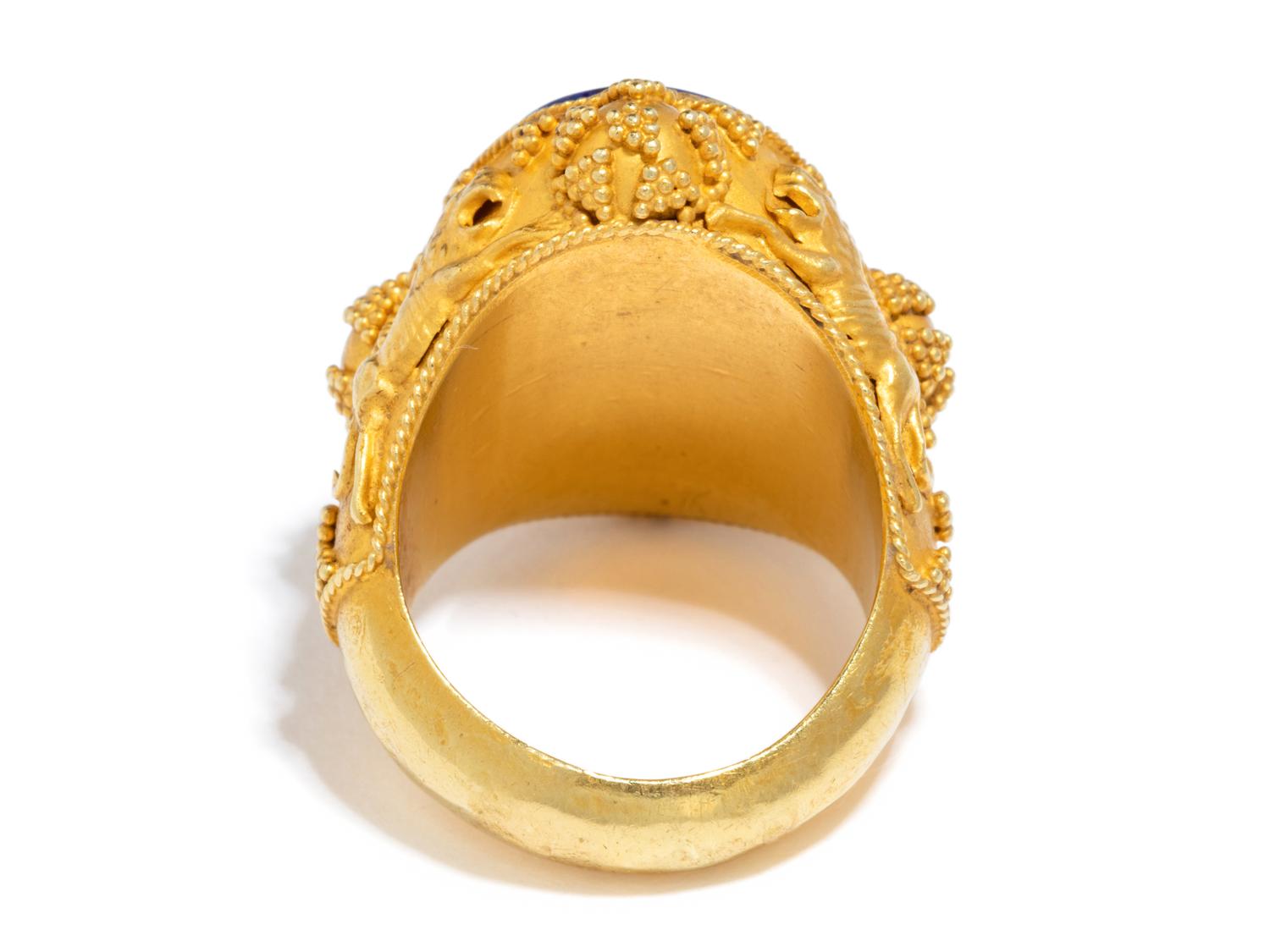 YELLOW GOLD AND LAPIS LAZULI RING