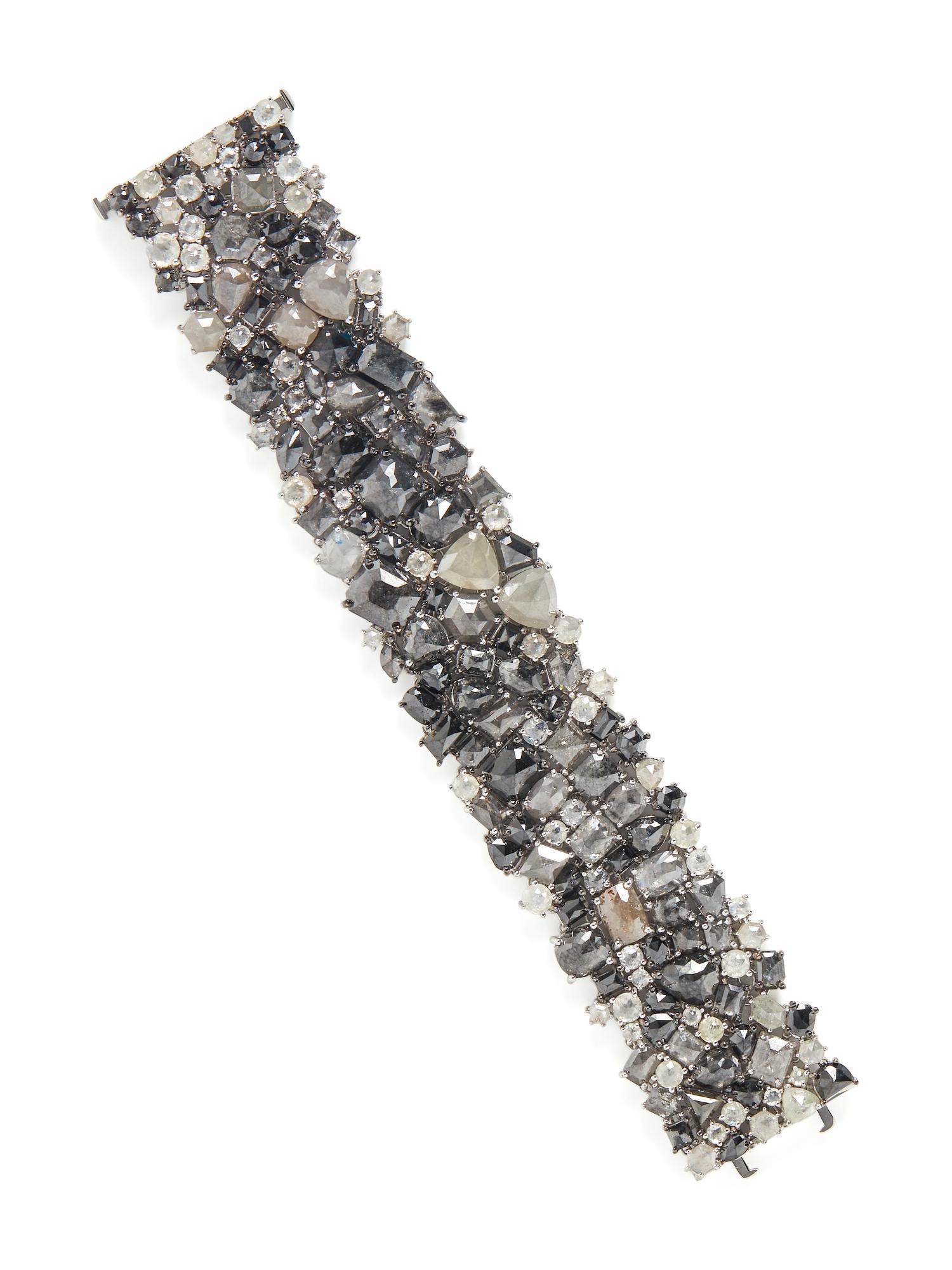WHITE GOLD AND COLORED DIAMOND BRACELET