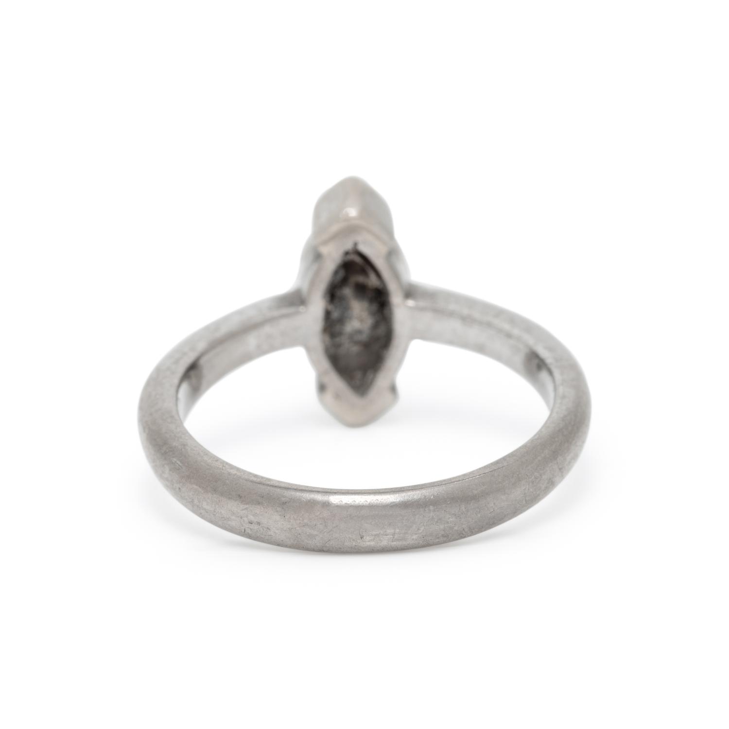 WHITE GOLD AND DIAMOND RING