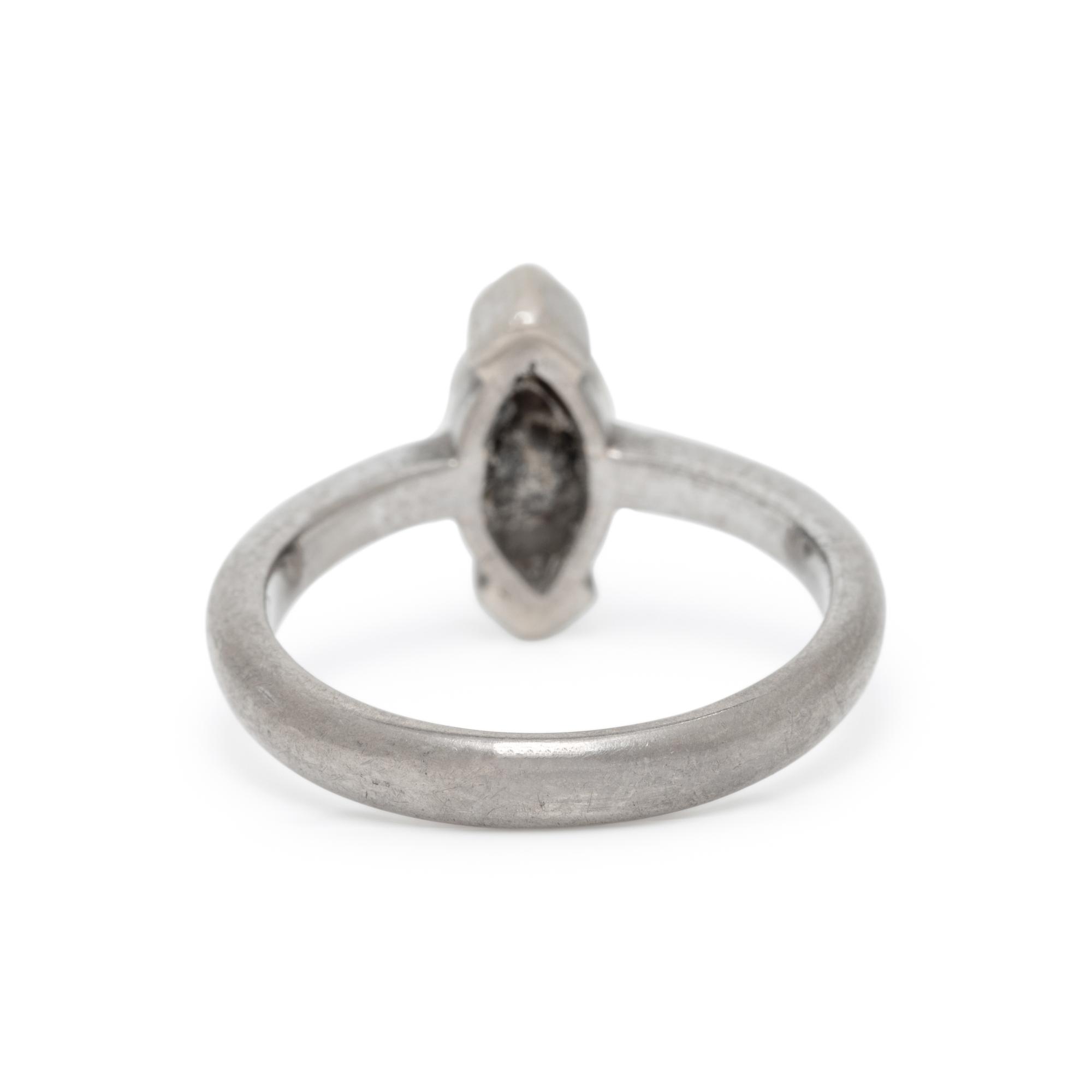 WHITE GOLD AND DIAMOND RING
