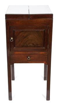 A George III Style Mahogany Wash Stand Height 33 1/2 x width 15 1/2 x depth 15 3/4 inches. — LATE 19TH/EARLY 20TH CENTURY