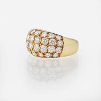 An 18K Yellow Gold and Diamond Ring