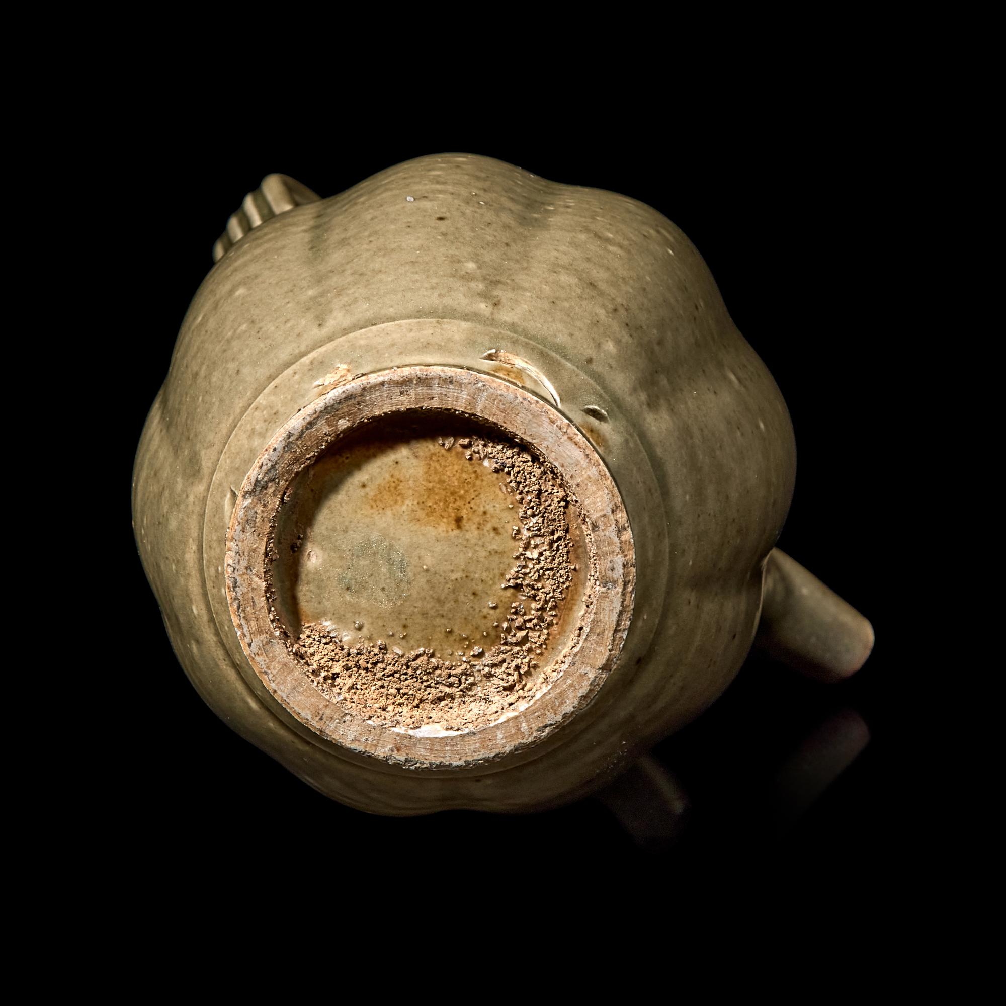 A Chinese Celadon Glazed Ewer, Probably Song Dynasty 或為宋 青釉執壺