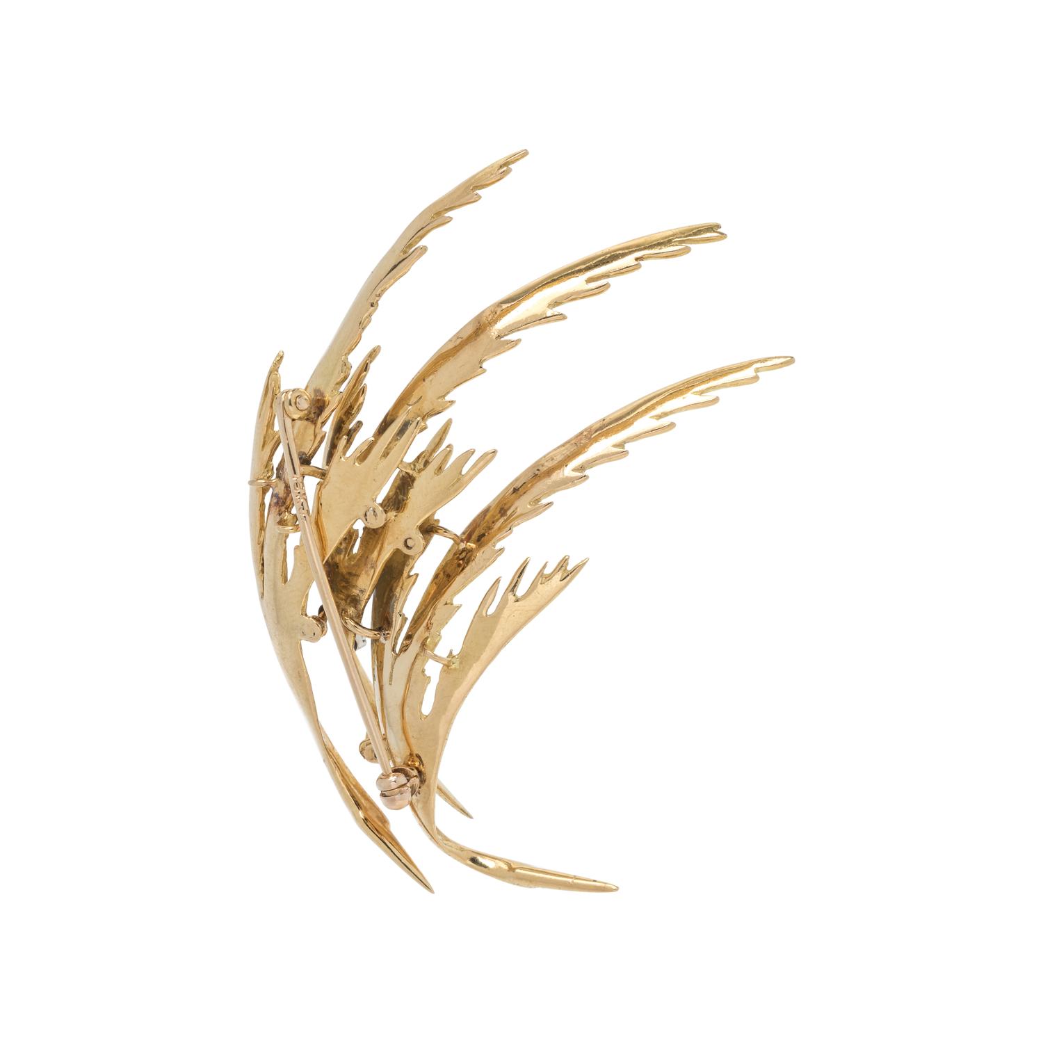 YELLOW GOLD AND DIAMOND BROOCH