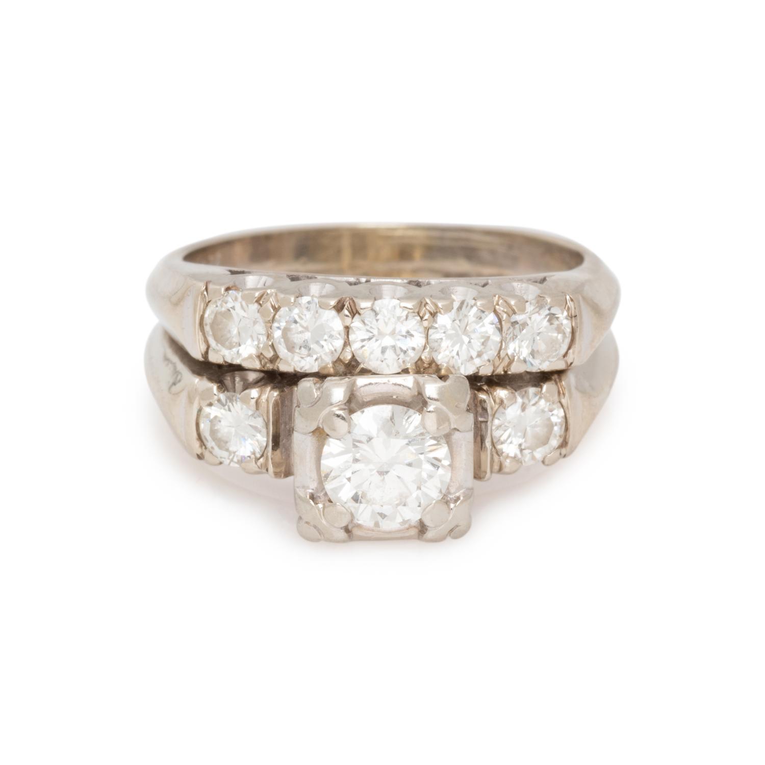 WHITE GOLD AND DIAMOND RING