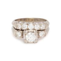 WHITE GOLD AND DIAMOND RING
