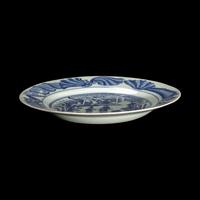Two Chinese Export Blue and White Porcelain 'Tea Cultivation' Plates, Qianlong Period 清乾隆 青花外銷製茶圖賞盤兩件