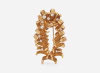 An 18K Yellow Gold and Diamond Brooch