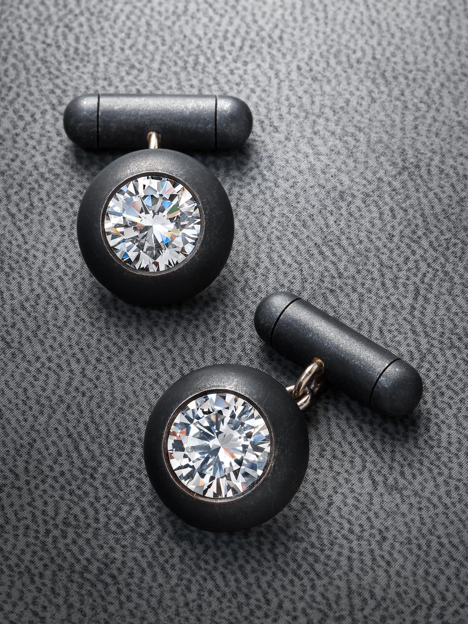 AN EXCEPTIONAL HEMMERLE DIAMOND DRESS SET