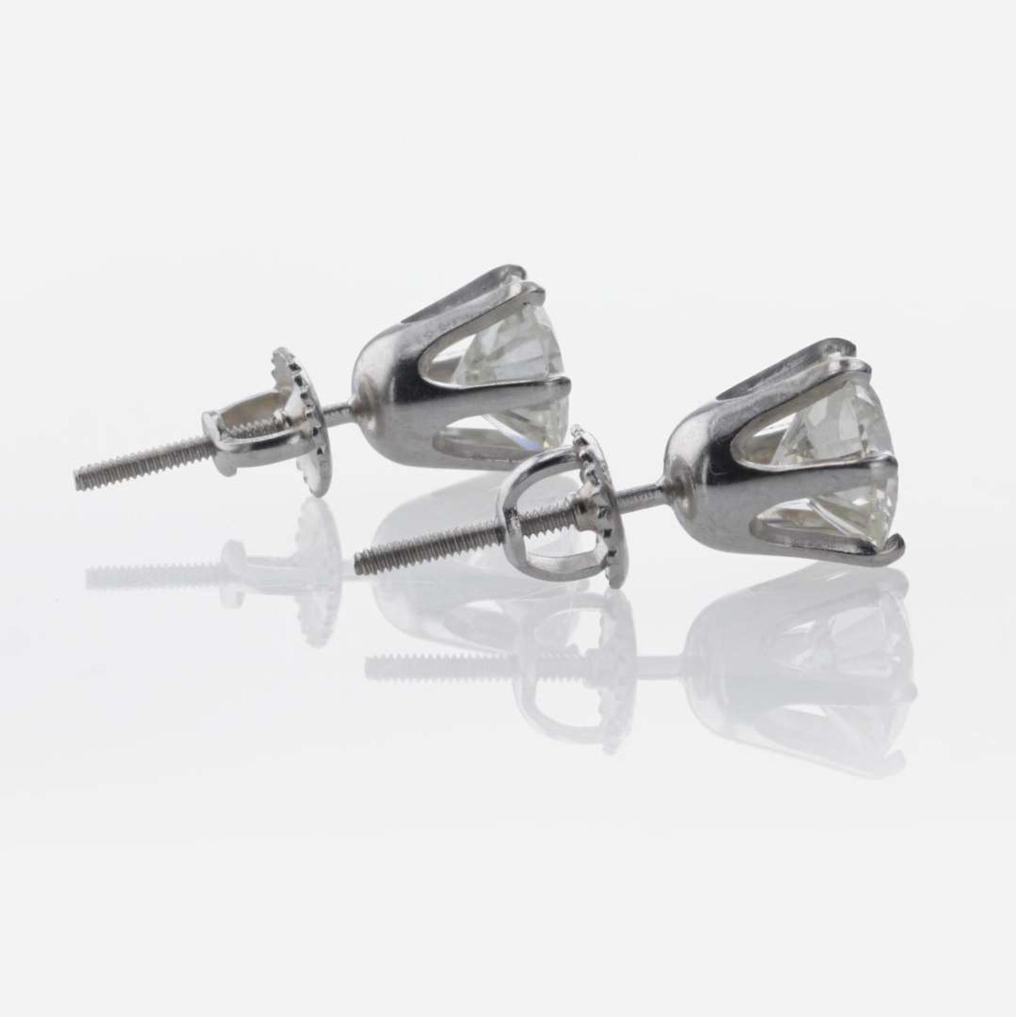 14K White Gold Diamond Stud Earrings