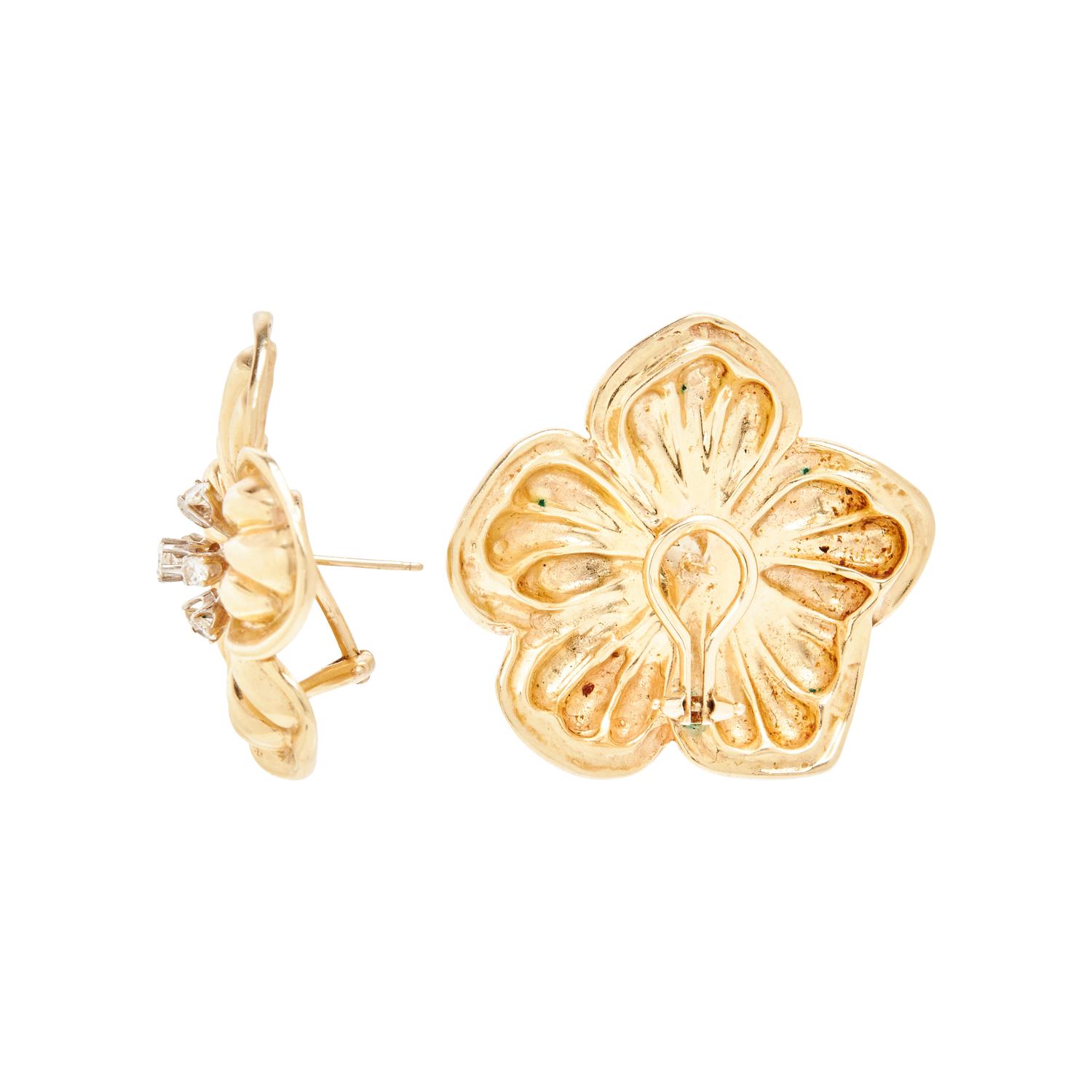 YELLOW GOLD AND DIAMOND FLOWER EARRINGS