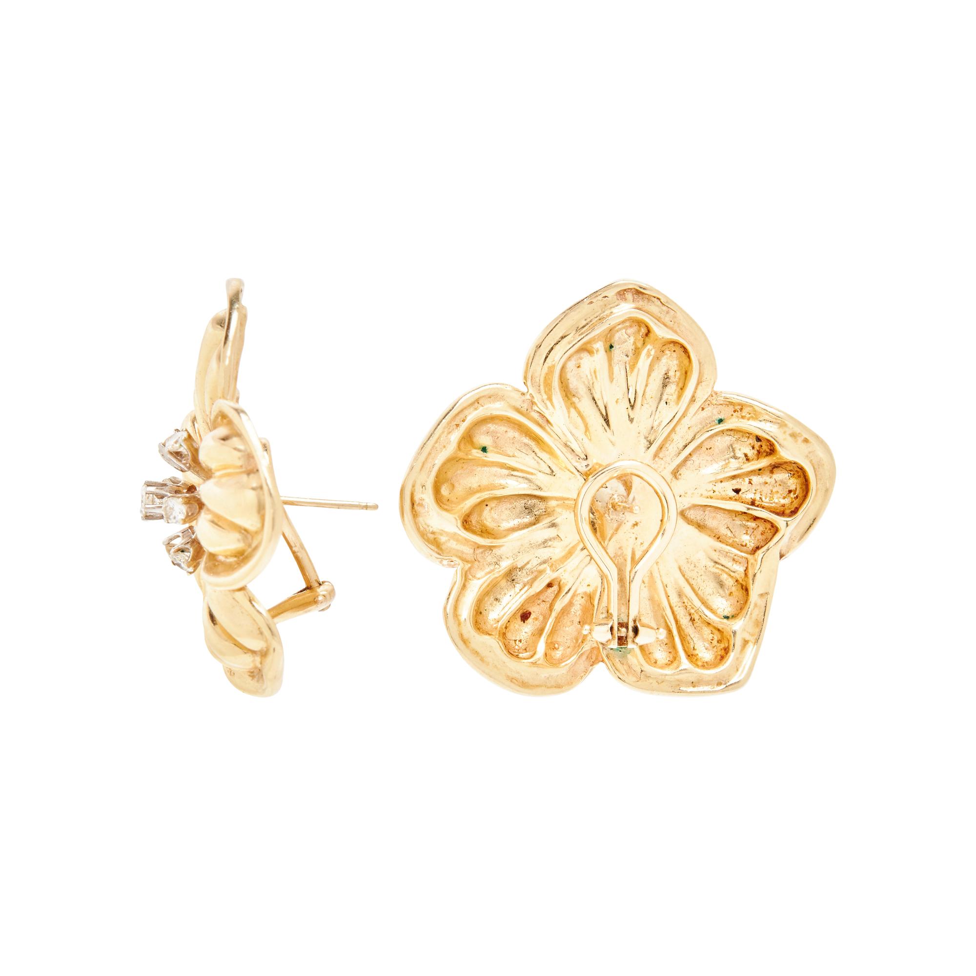 YELLOW GOLD AND DIAMOND FLOWER EARRINGS