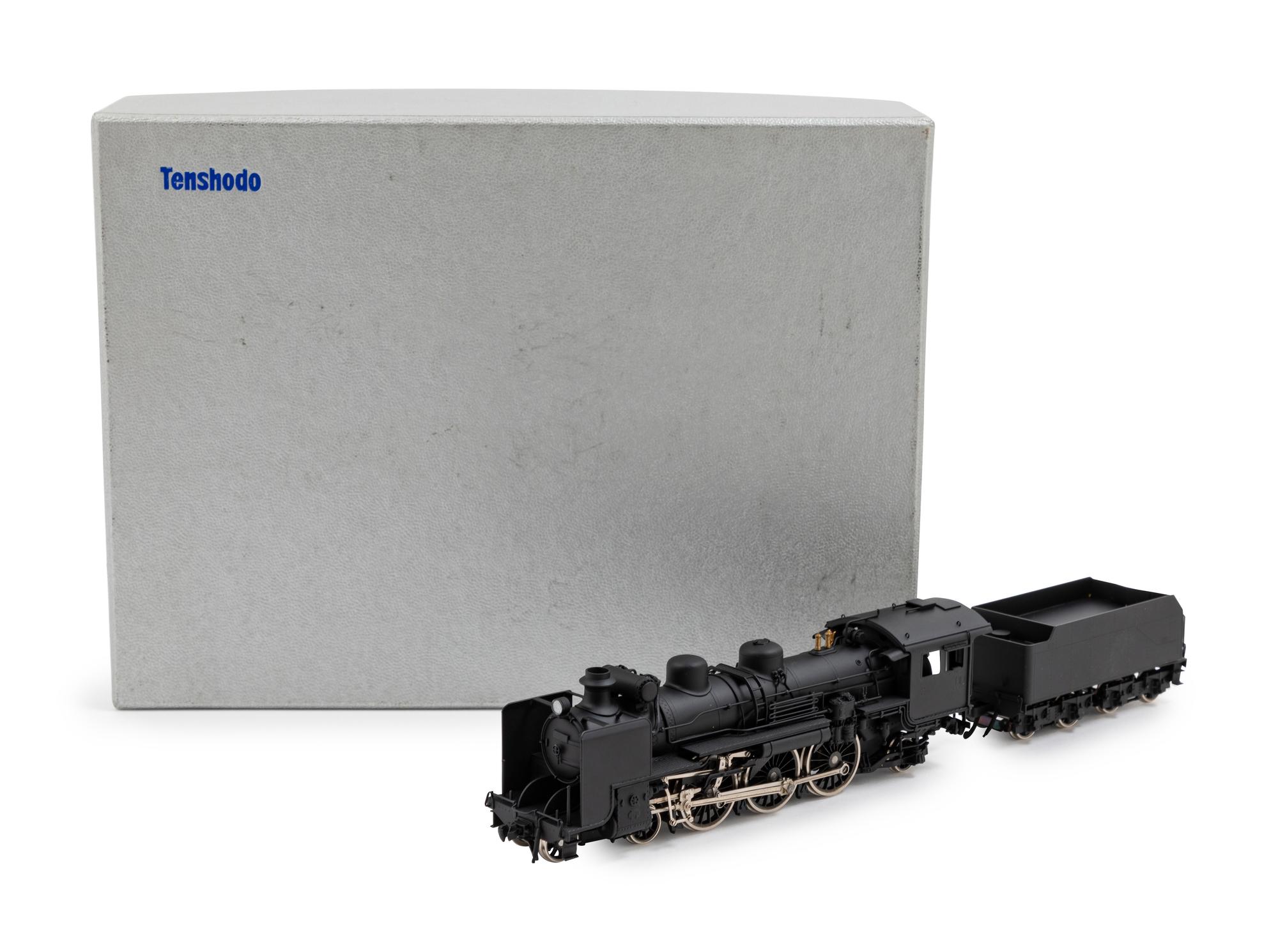 A Tenshodo Painted Metal HO-Gauge 4-6-2 Locomotive and Tender