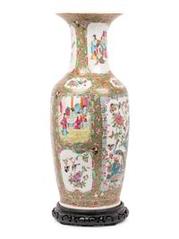 A Chinese Export Rose Medallion Porcelain Baluster Vase