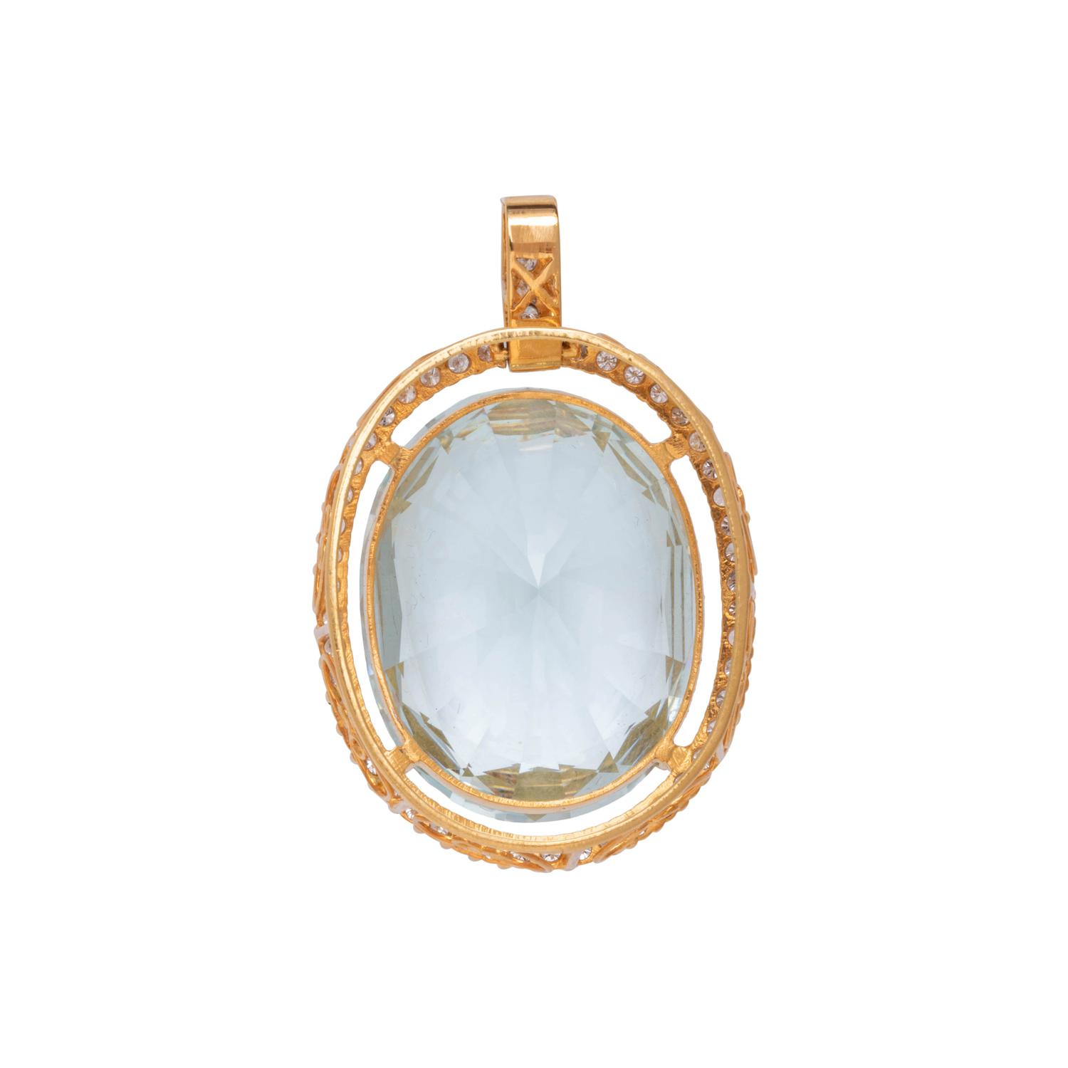 AQUAMARINE AND DIAMOND PENDANT