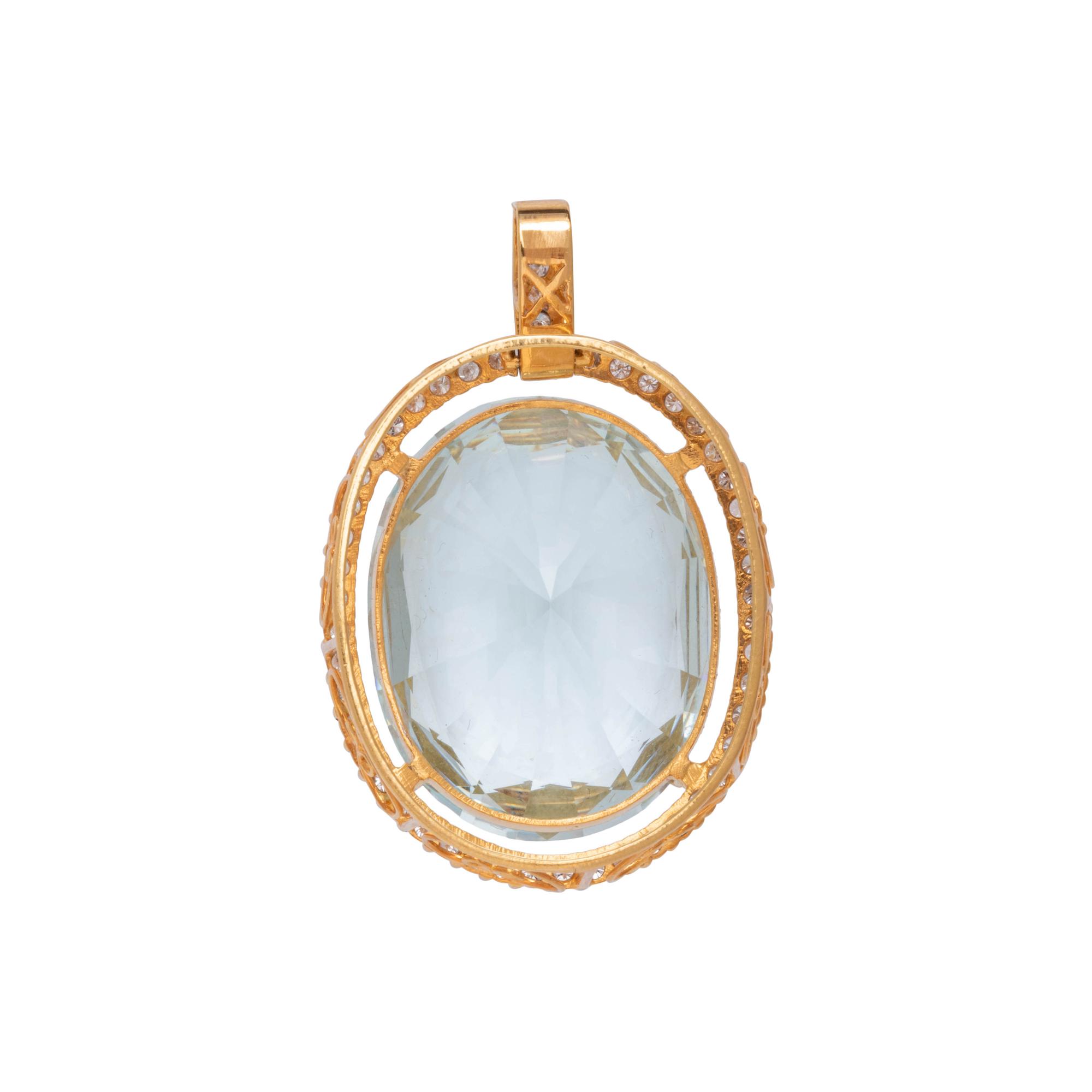 AQUAMARINE AND DIAMOND PENDANT