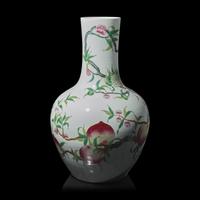 A Very Large Chinese Famille Rose Porcelain 'Nine Peaches' Tianqiuping Vase, 20th Century — 近代 粉彩九桃天球瓶