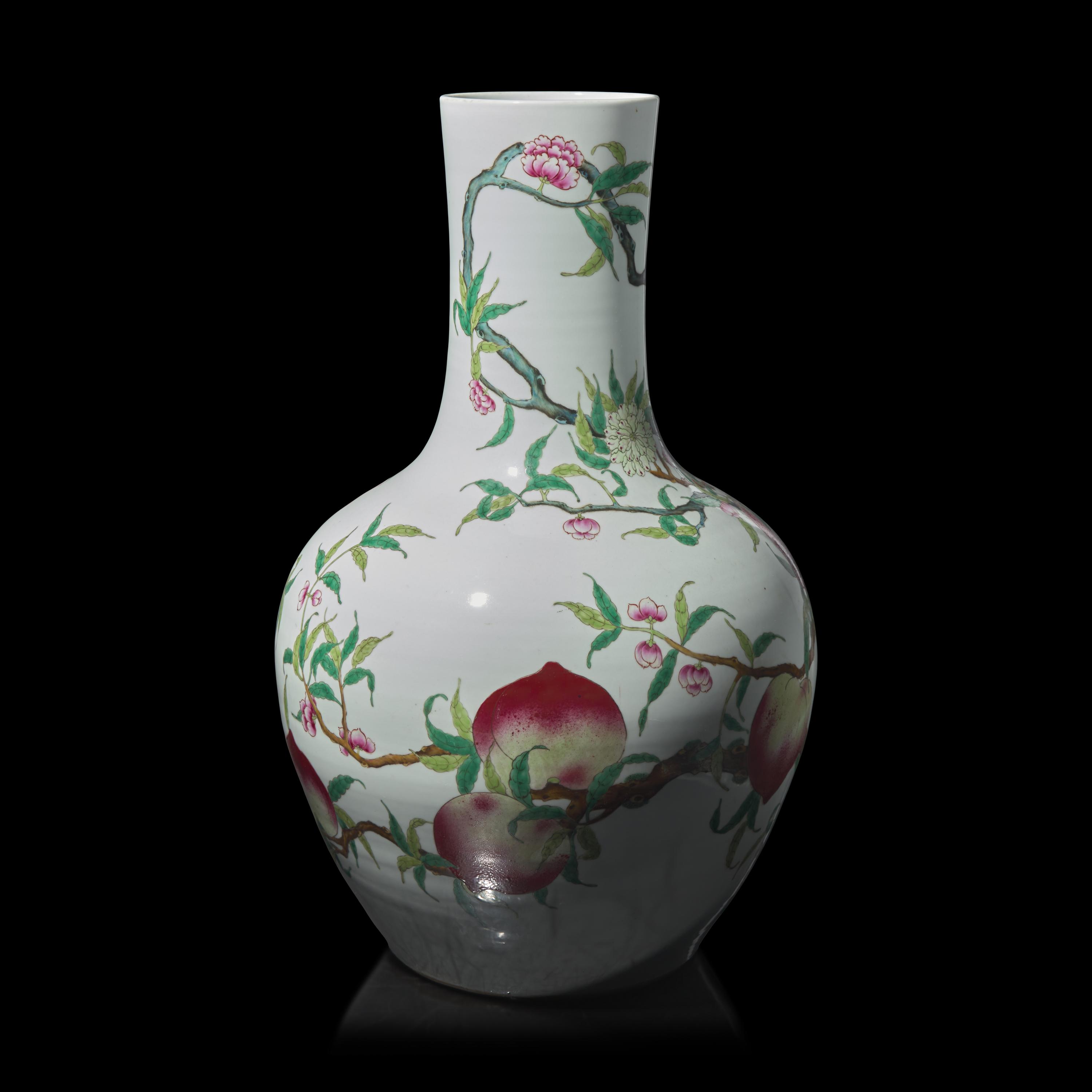 A Very Large Chinese Famille Rose Porcelain 'Nine Peaches' Tianqiuping Vase, 20th Century — 近代 粉彩九桃天球瓶