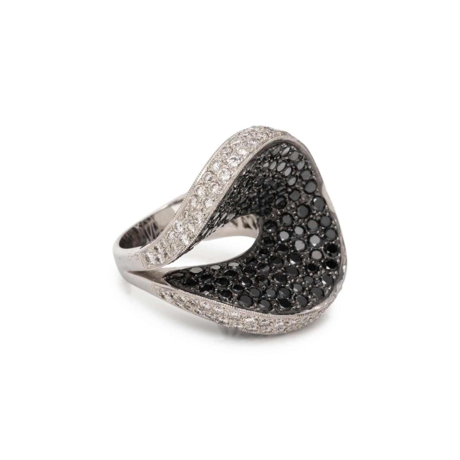 DIAMOND AND BLACK DIAMOND RING