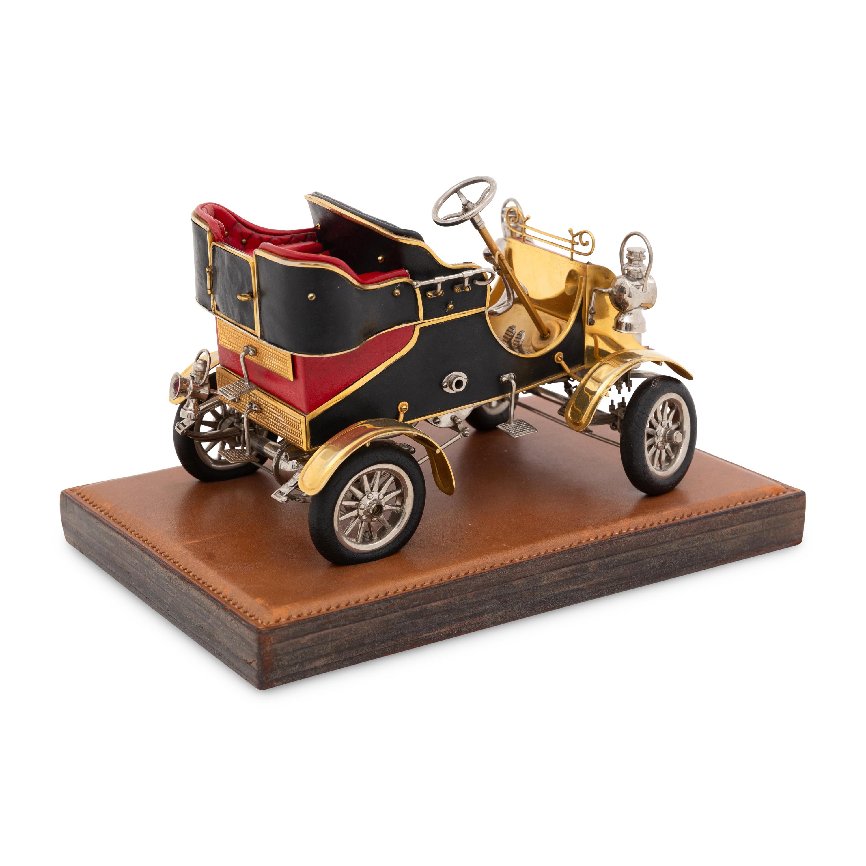 A Scale Model of a 1903 Cadillac