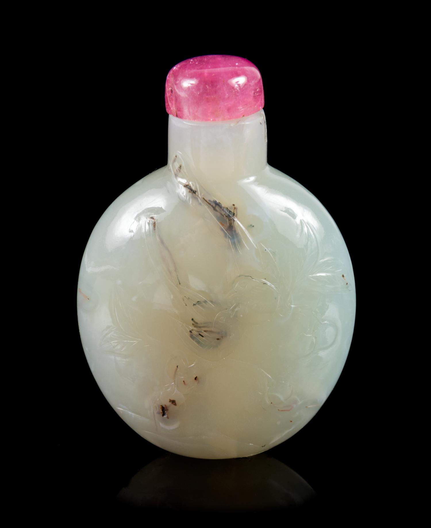 A Pale Grey Agate Snuff Bottle Height 2 1/2 inches. — 1800-1900