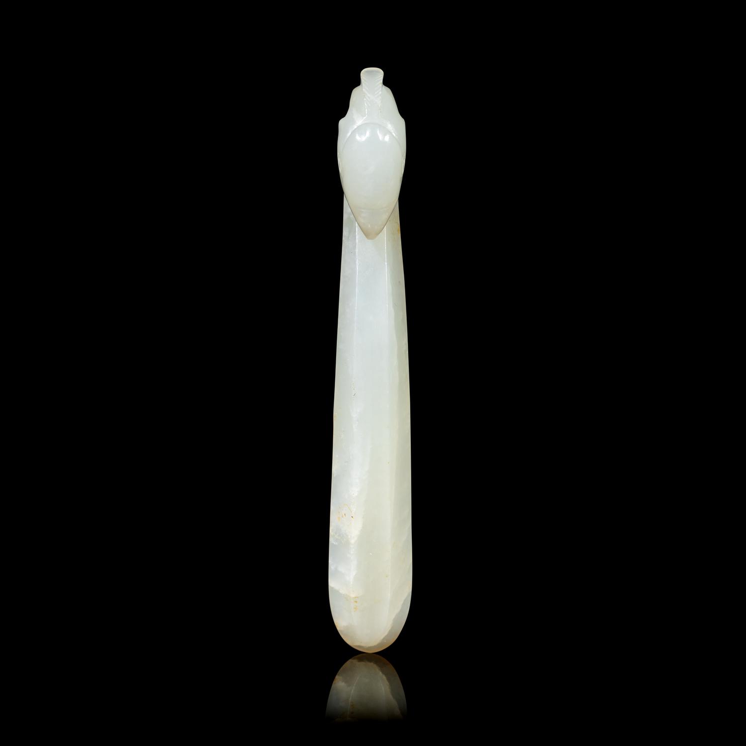Two Chinese Jade Belt Hooks, Qing Dynasty 清 玉帶鉤兩件